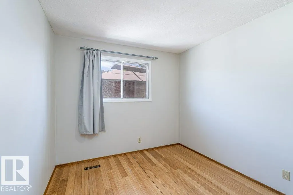 9508 147 AV NW