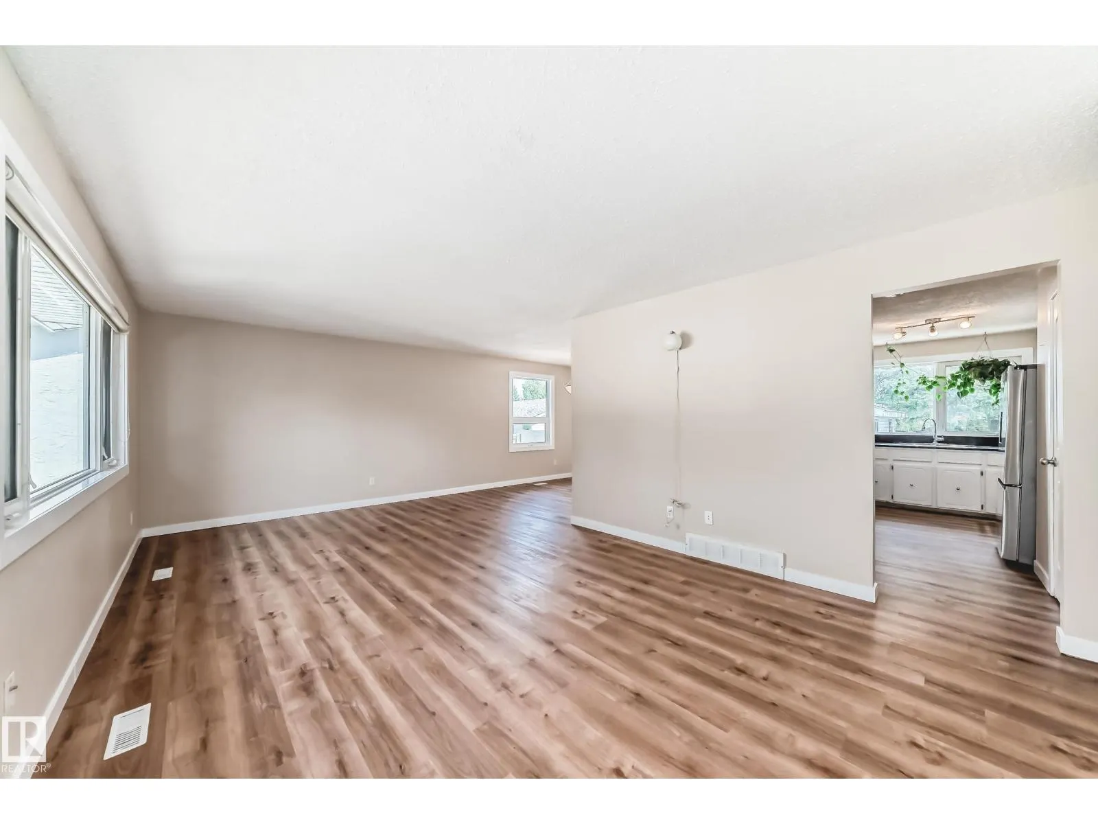 3605 41 ST