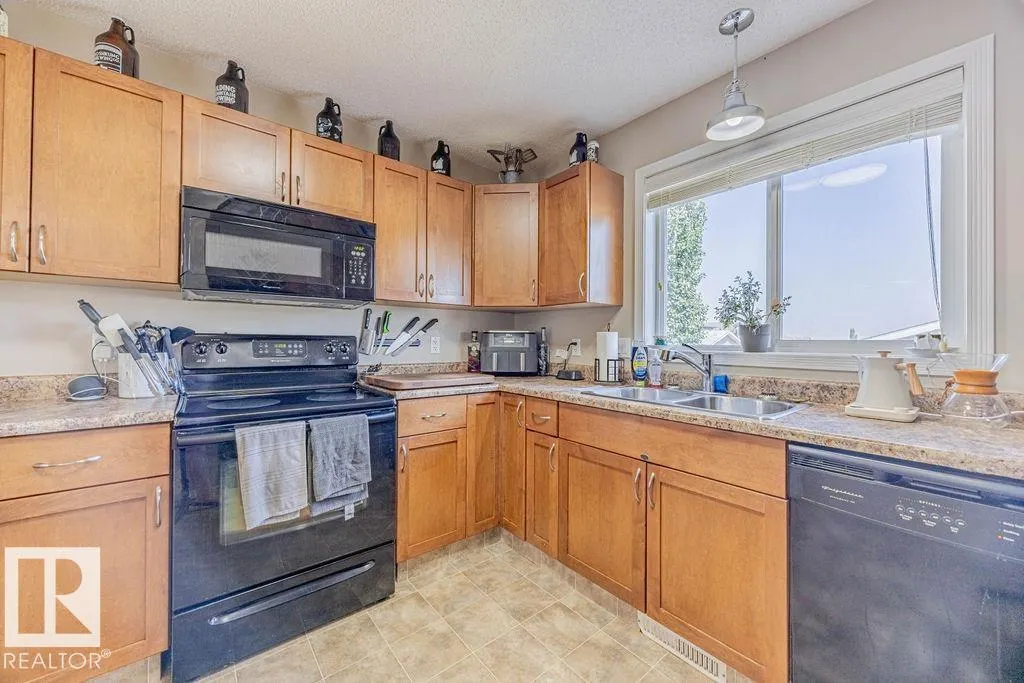 56 VIVIAN WY