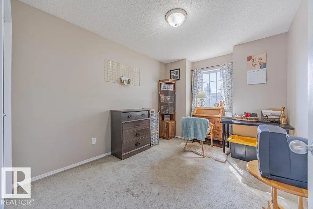 56 VIVIAN WY