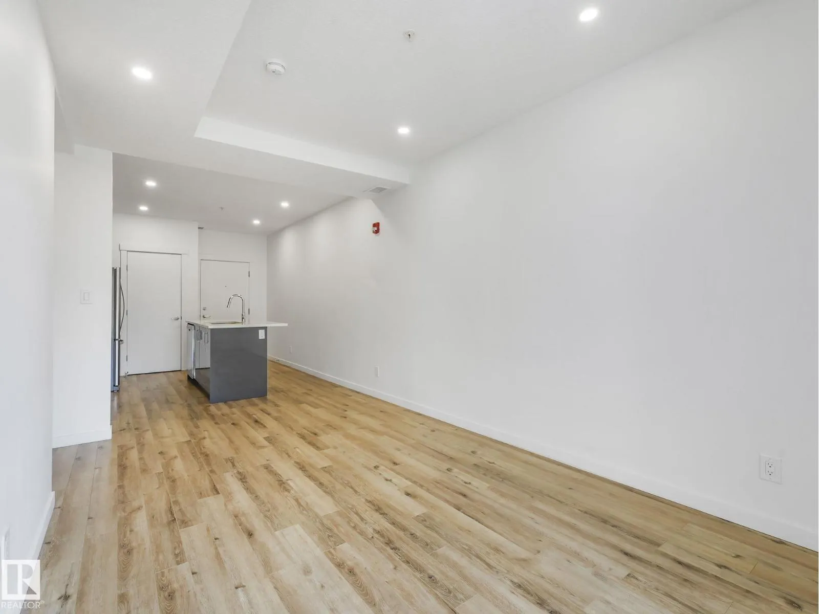 #214 11503 76 AV NW