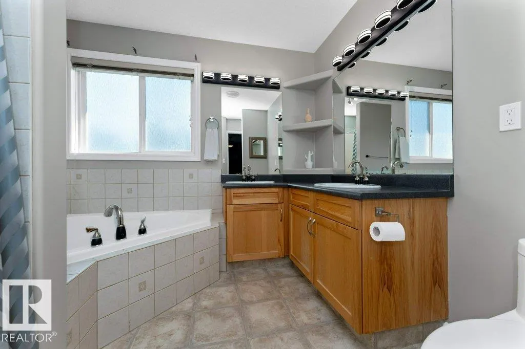 21 SUNFLOWER CR