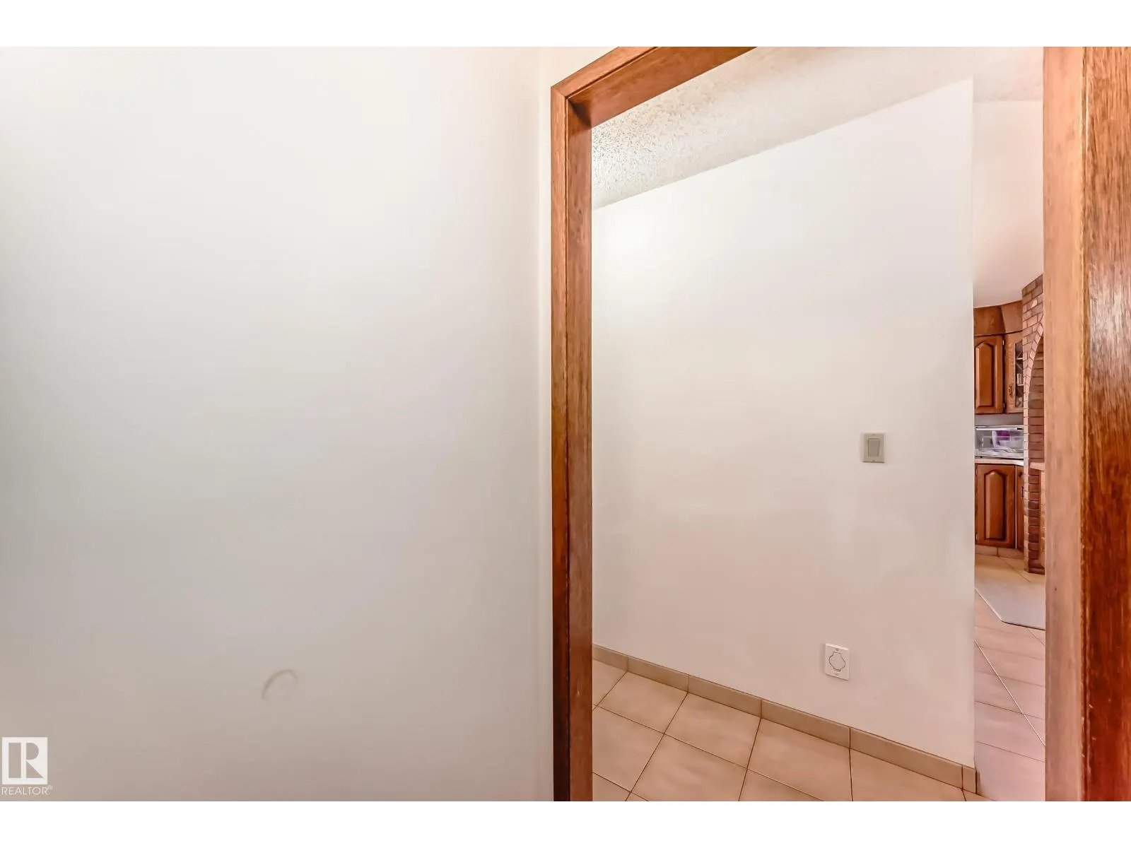 8714 152B AV NW