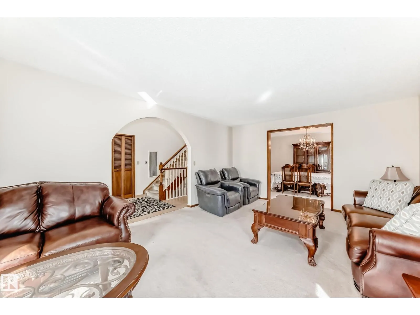 8714 152B AV NW