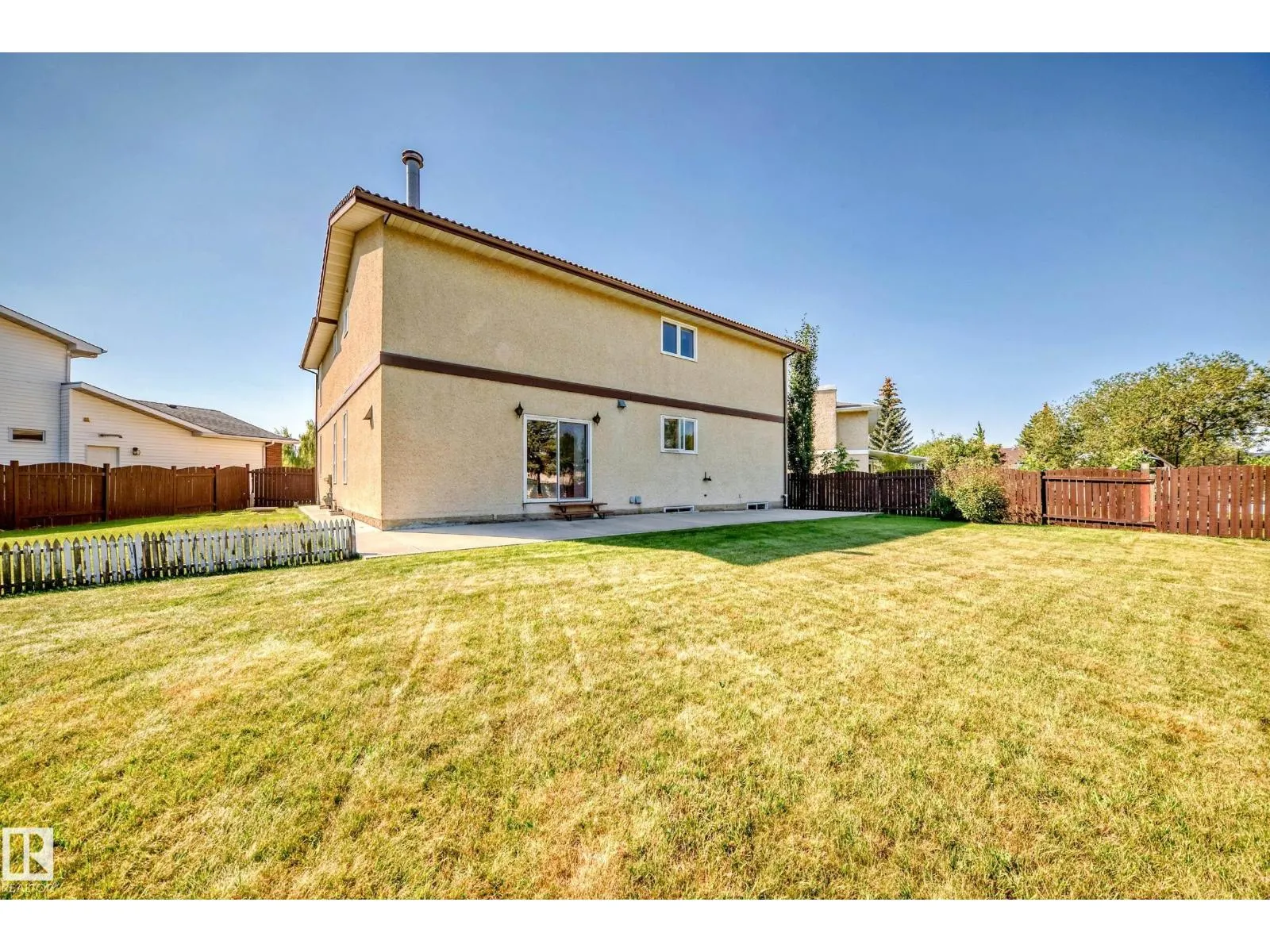 8714 152B AV NW