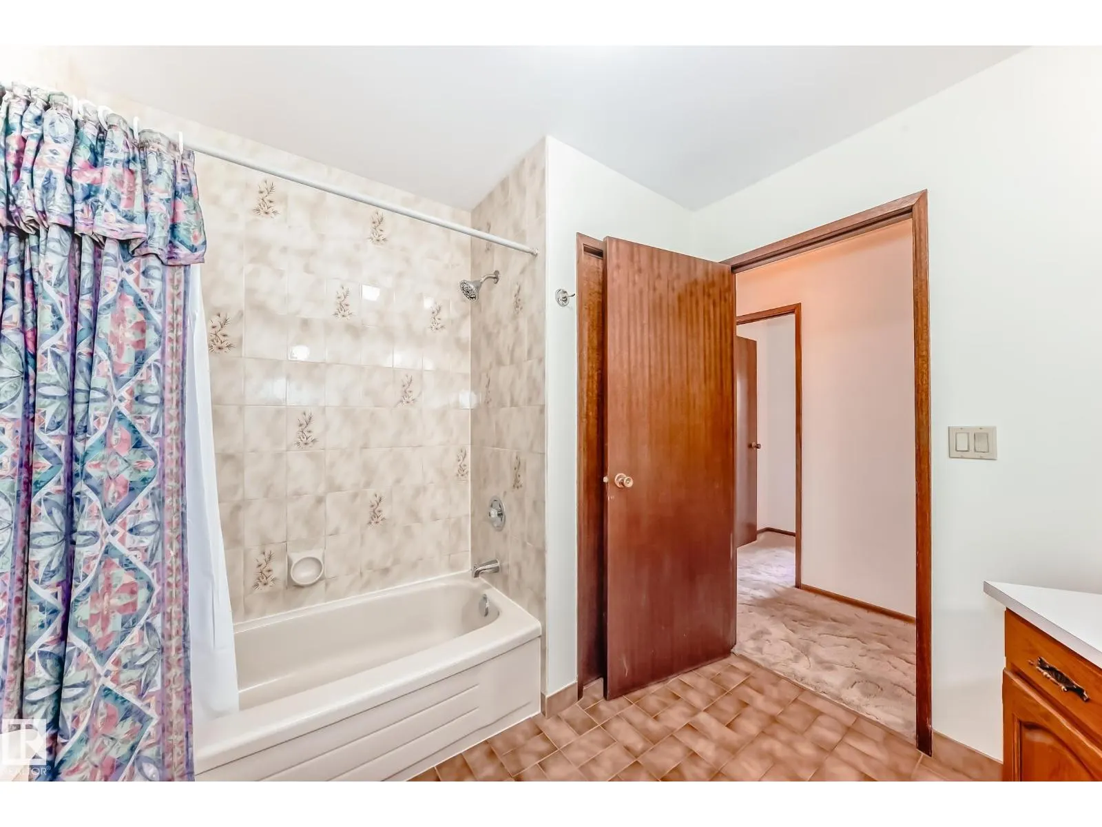 8714 152B AV NW