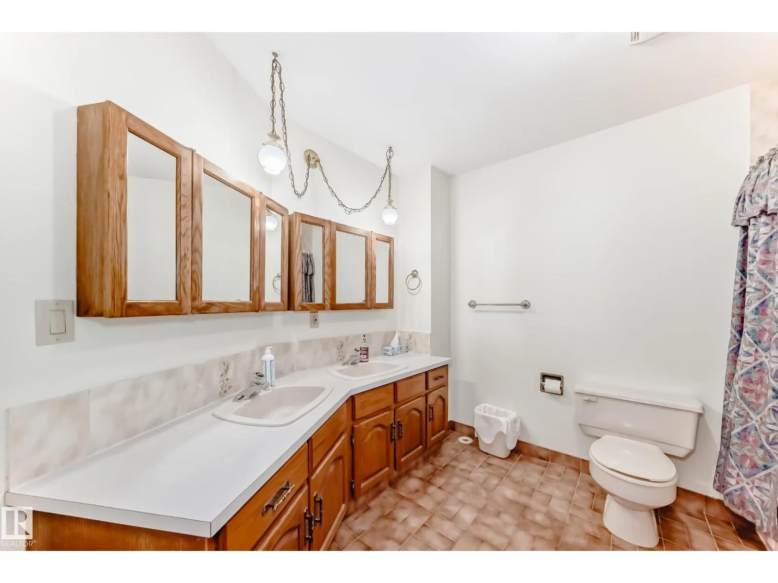 8714 152B AV NW
