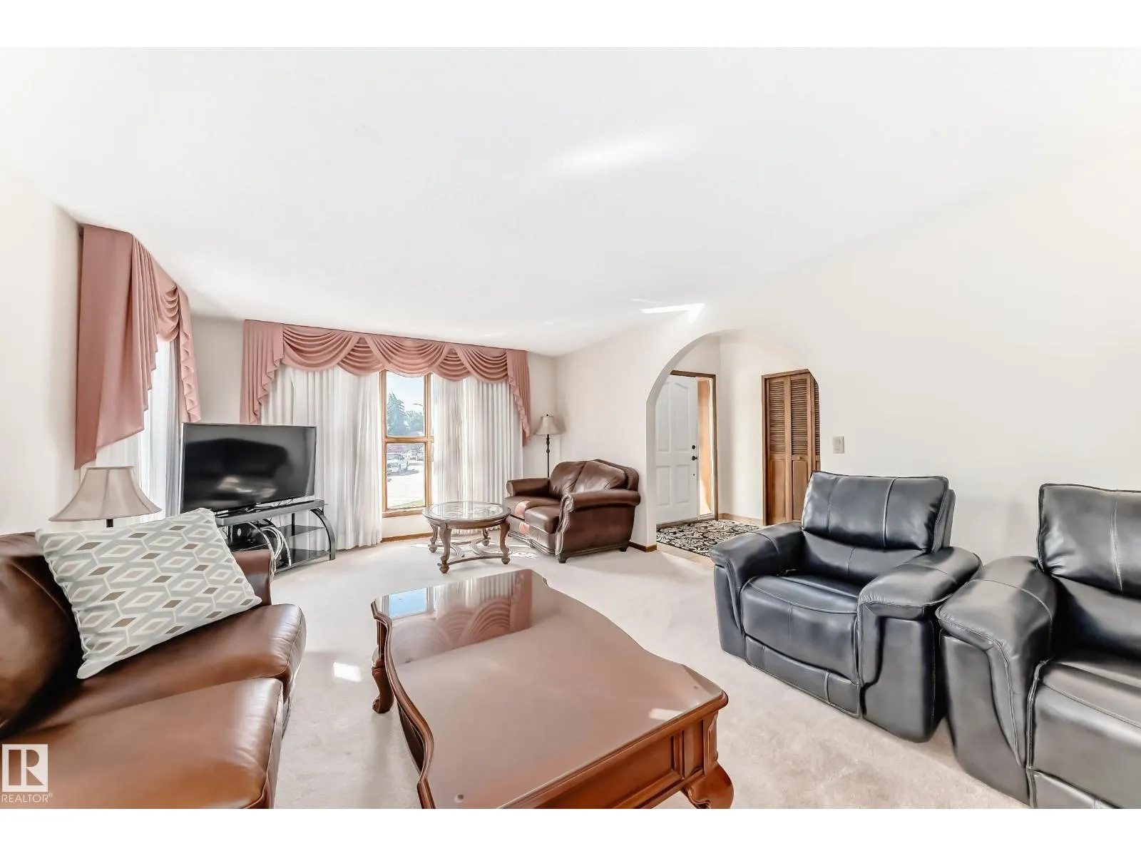 8714 152B AV NW