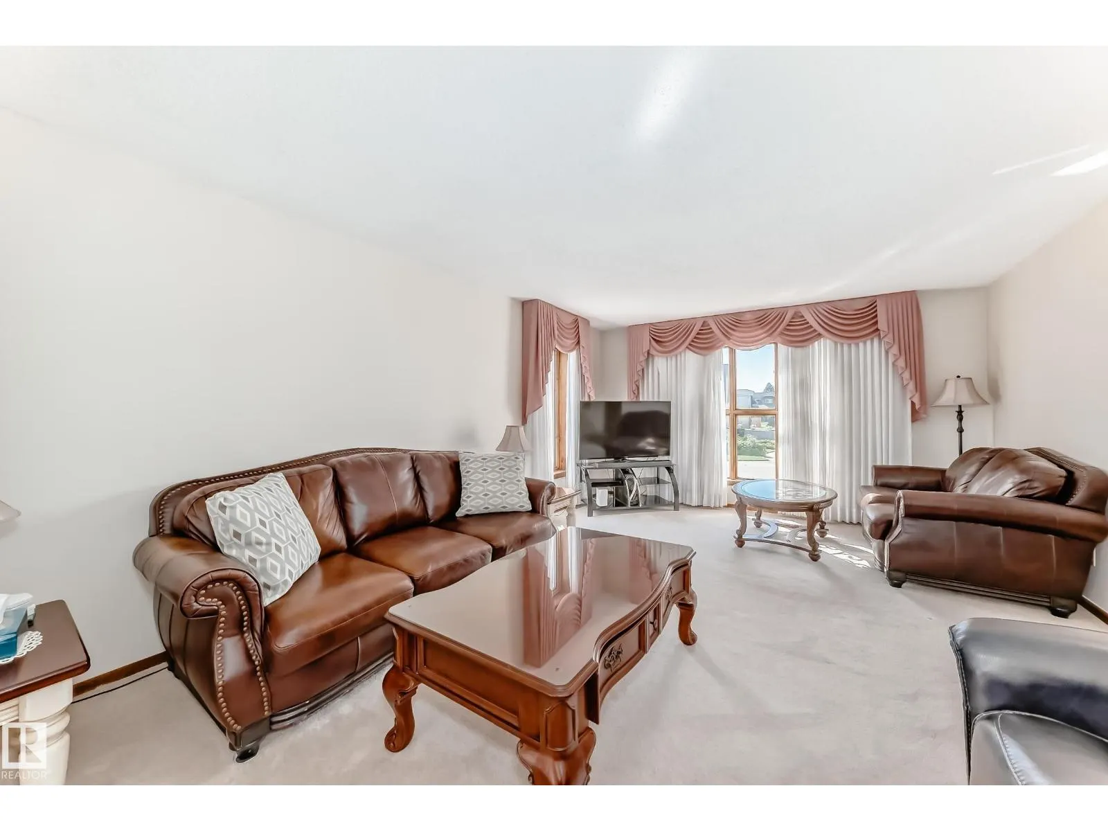 8714 152B AV NW