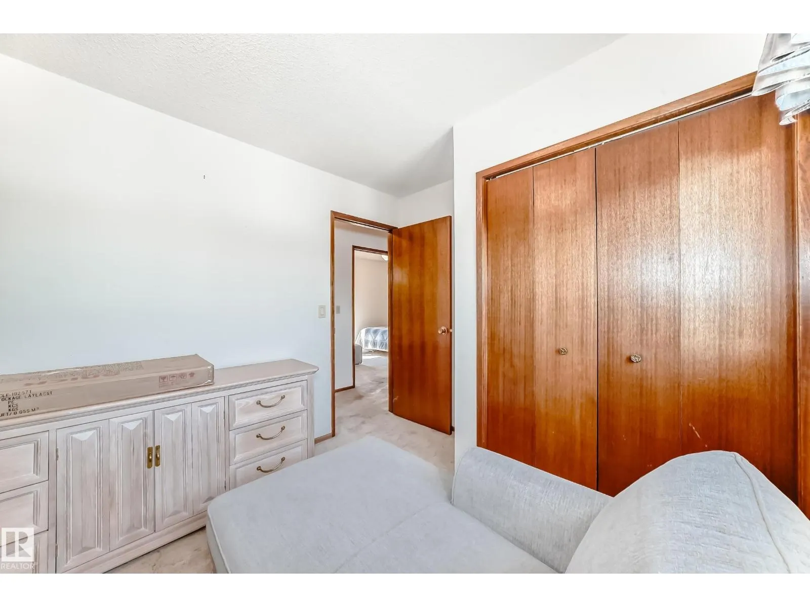 8714 152B AV NW