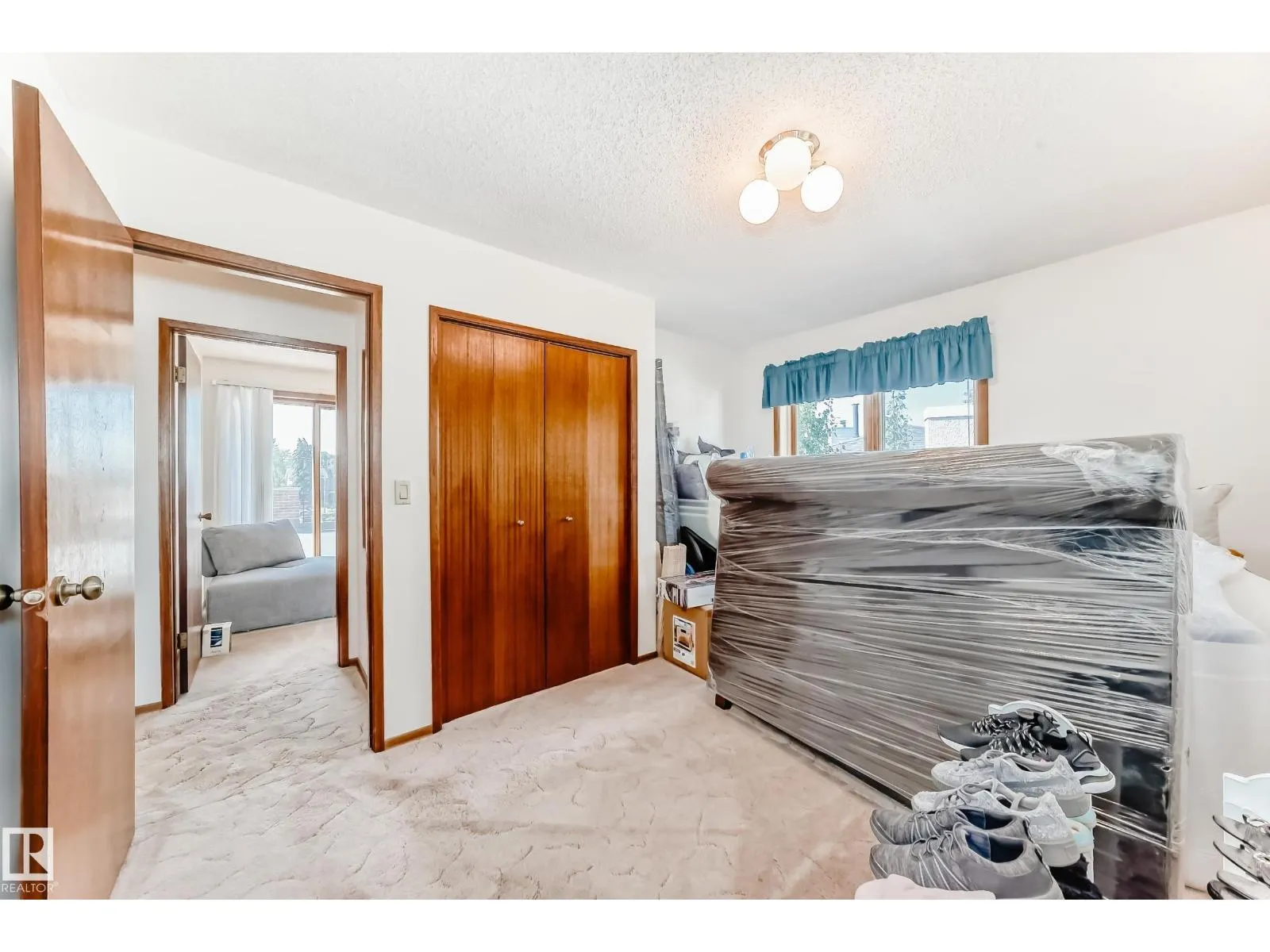 8714 152B AV NW