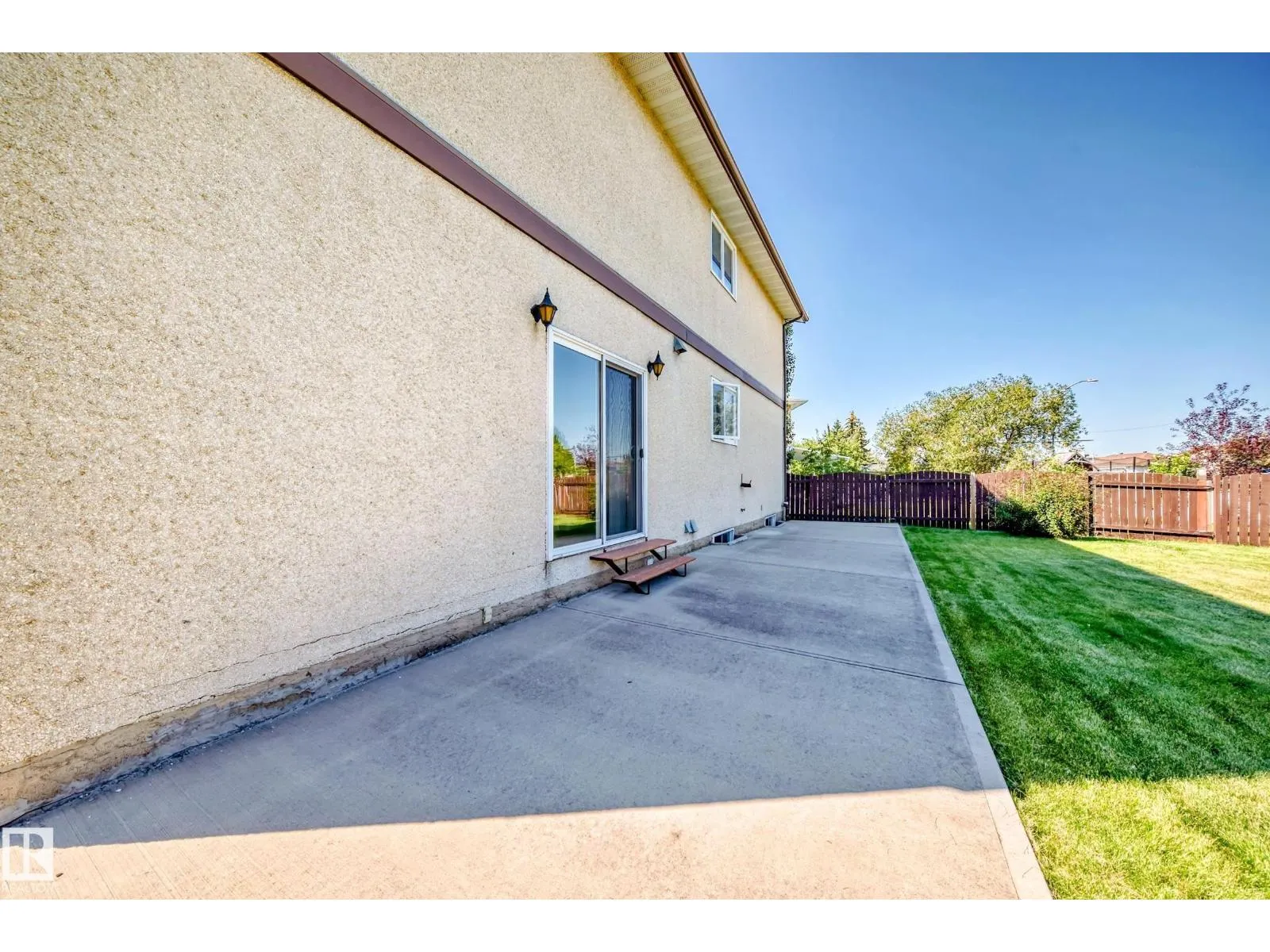 8714 152B AV NW