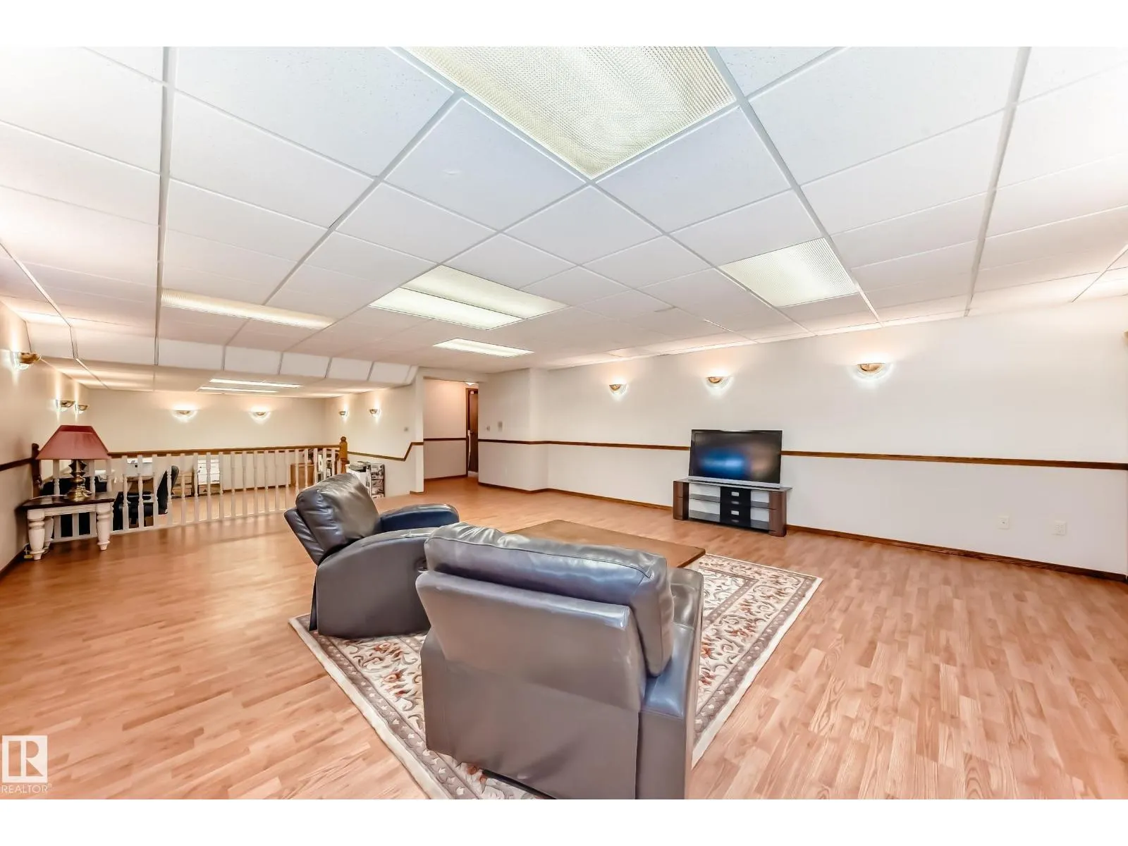 8714 152B AV NW