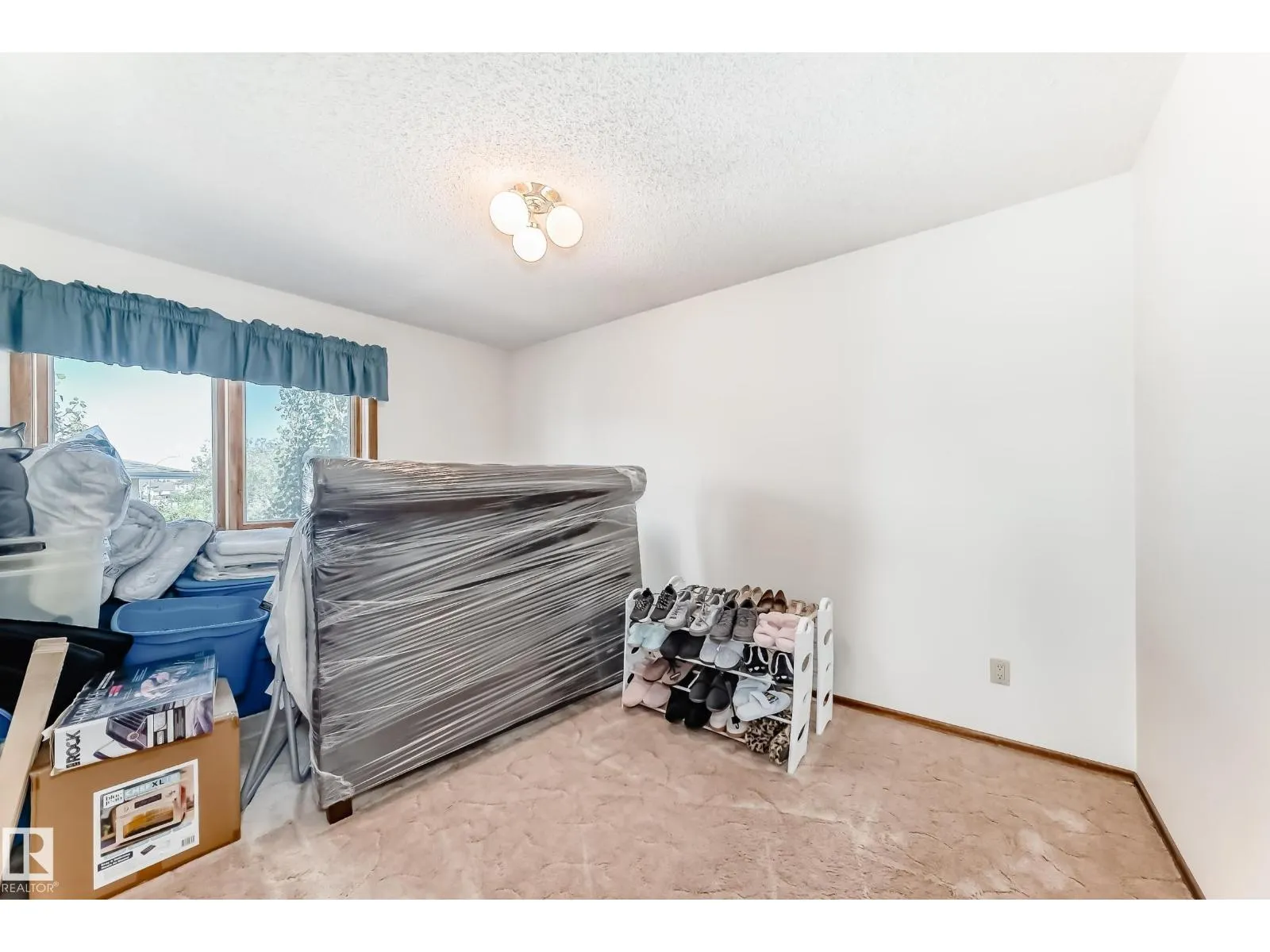 8714 152B AV NW