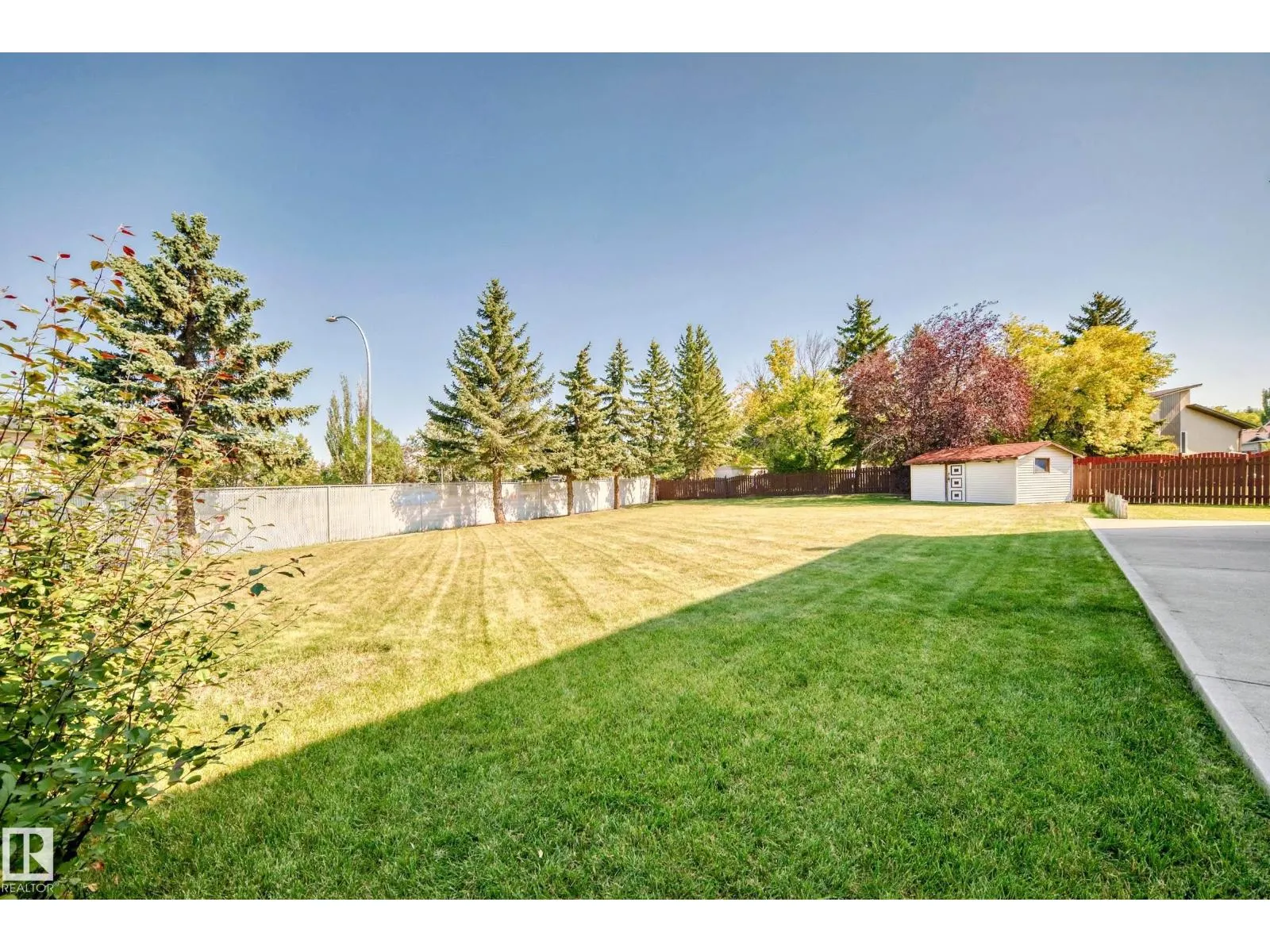 8714 152B AV NW