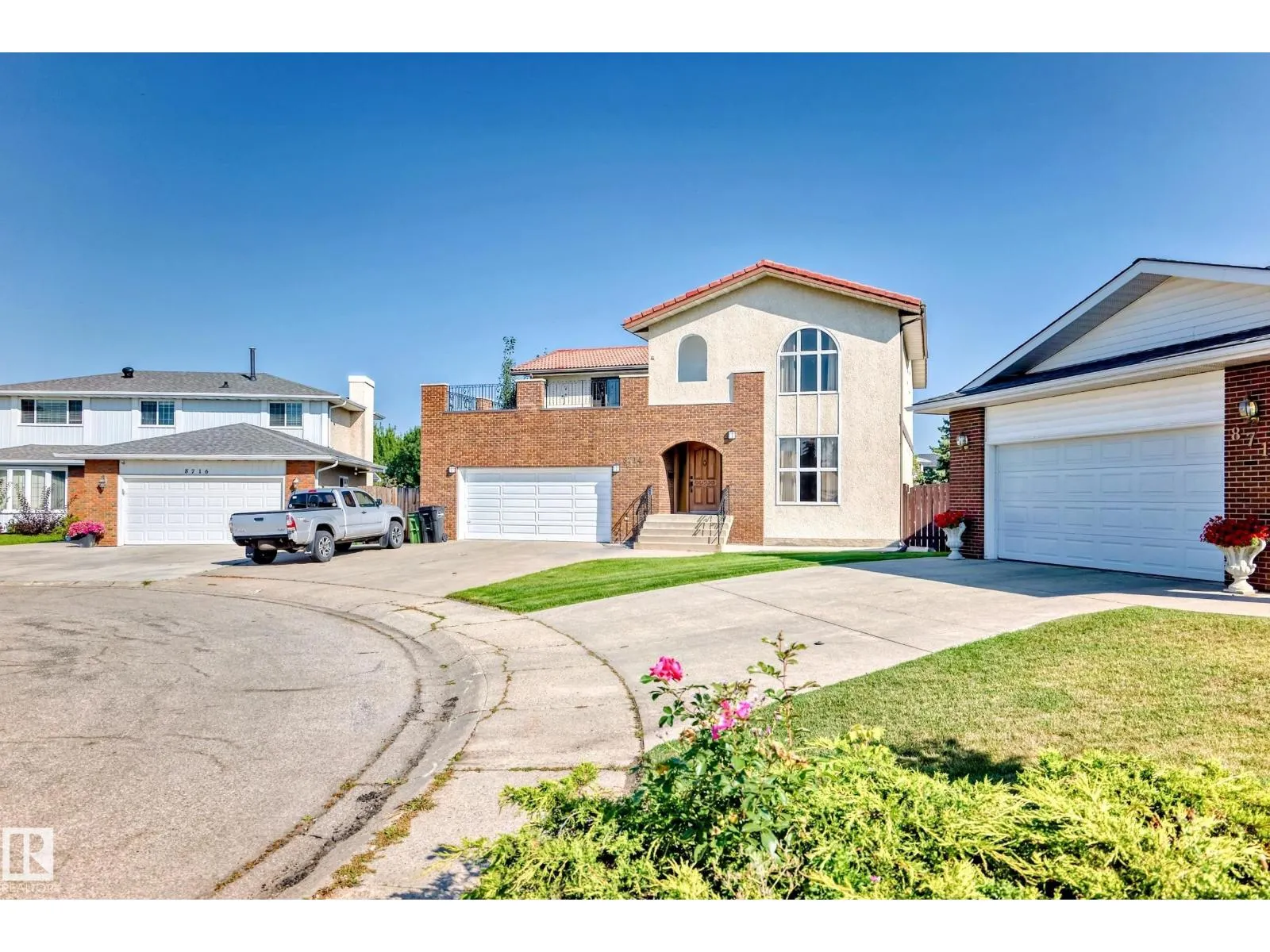 8714 152B AV NW