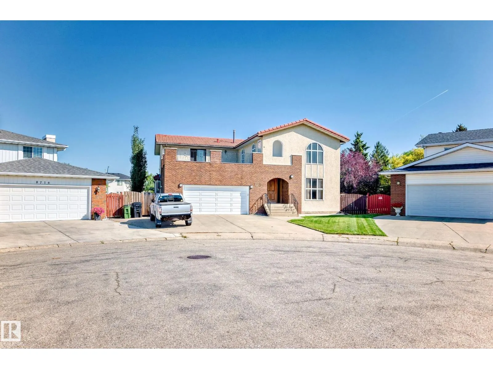 8714 152B AV NW
