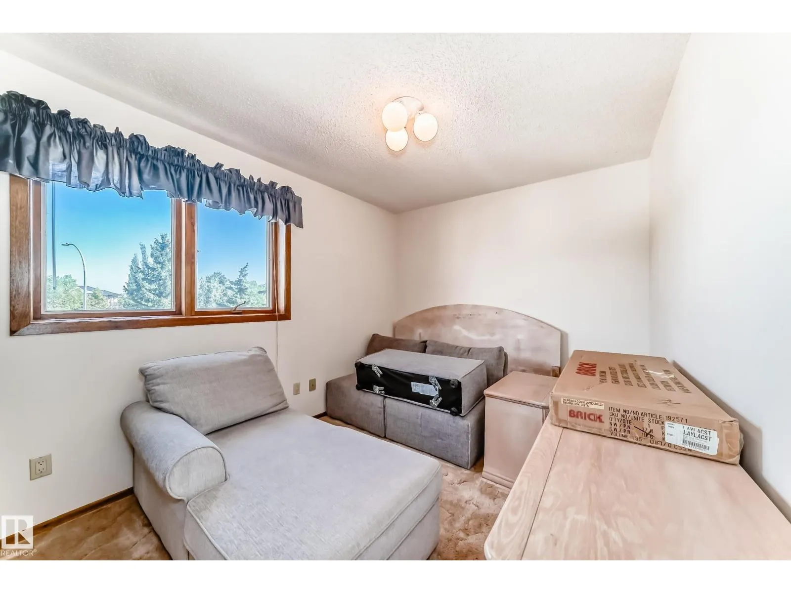 8714 152B AV NW