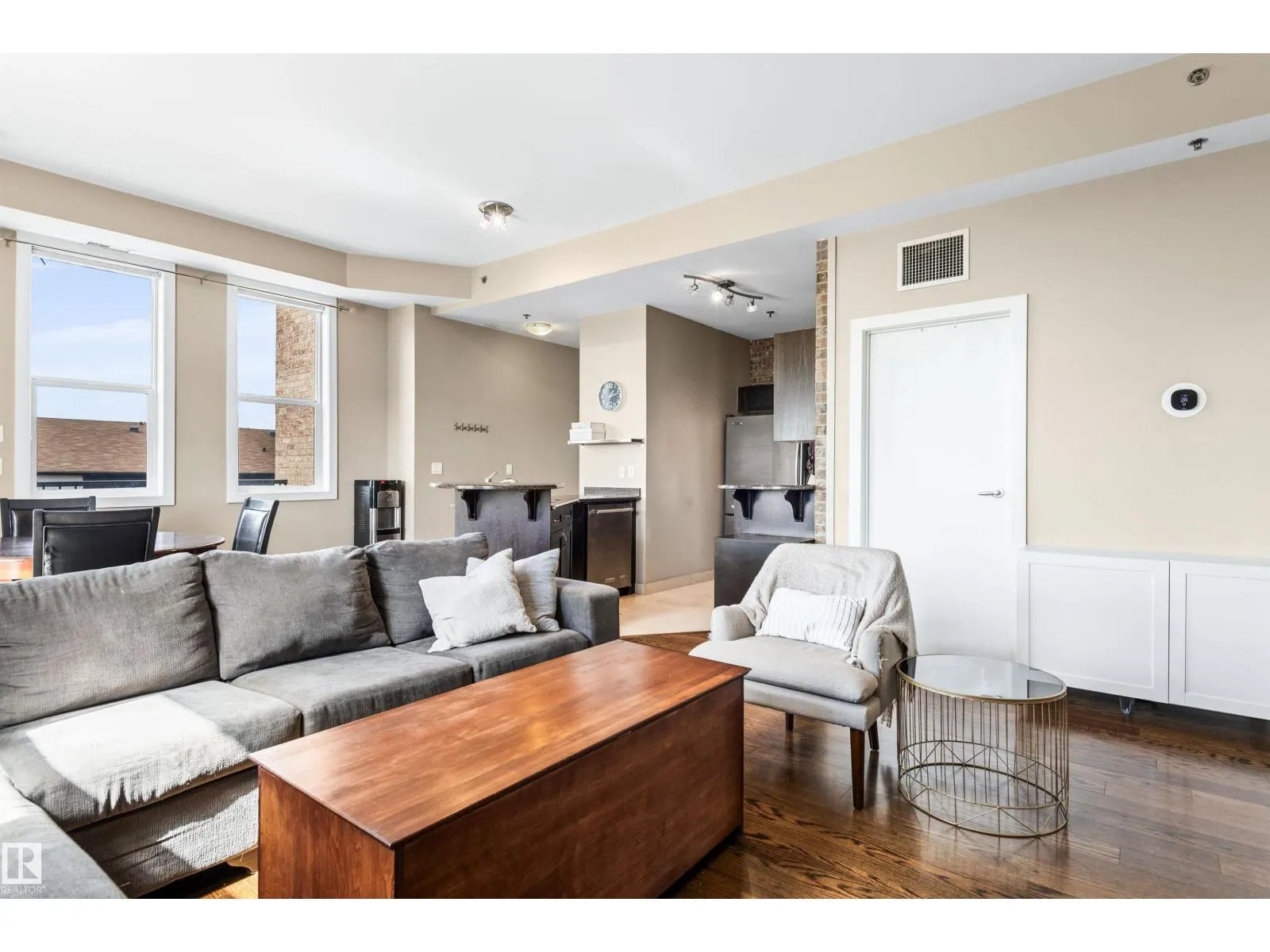 #403 8223 99 ST NW