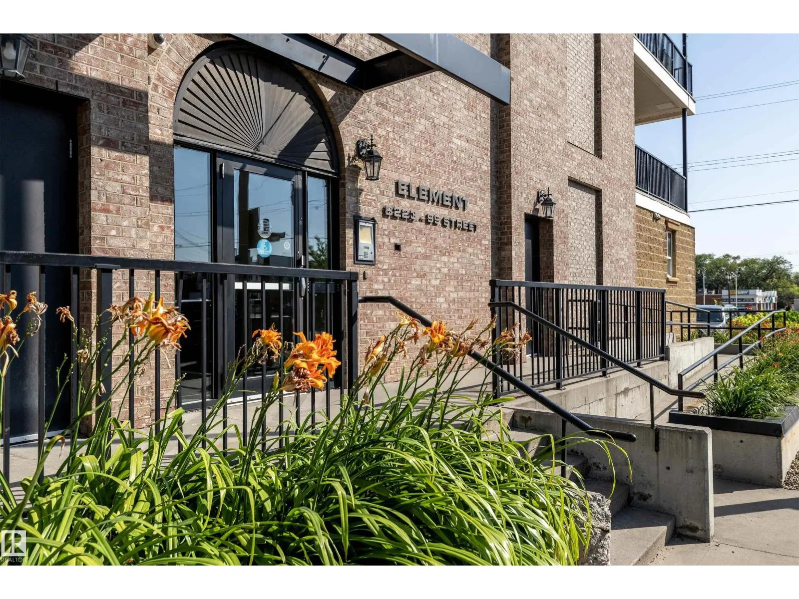 #403 8223 99 ST NW