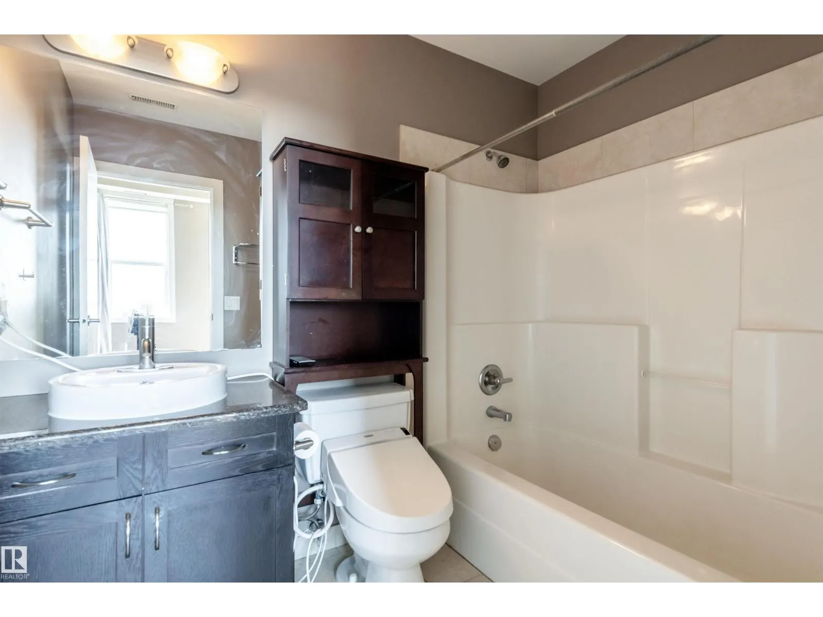 #403 8223 99 ST NW