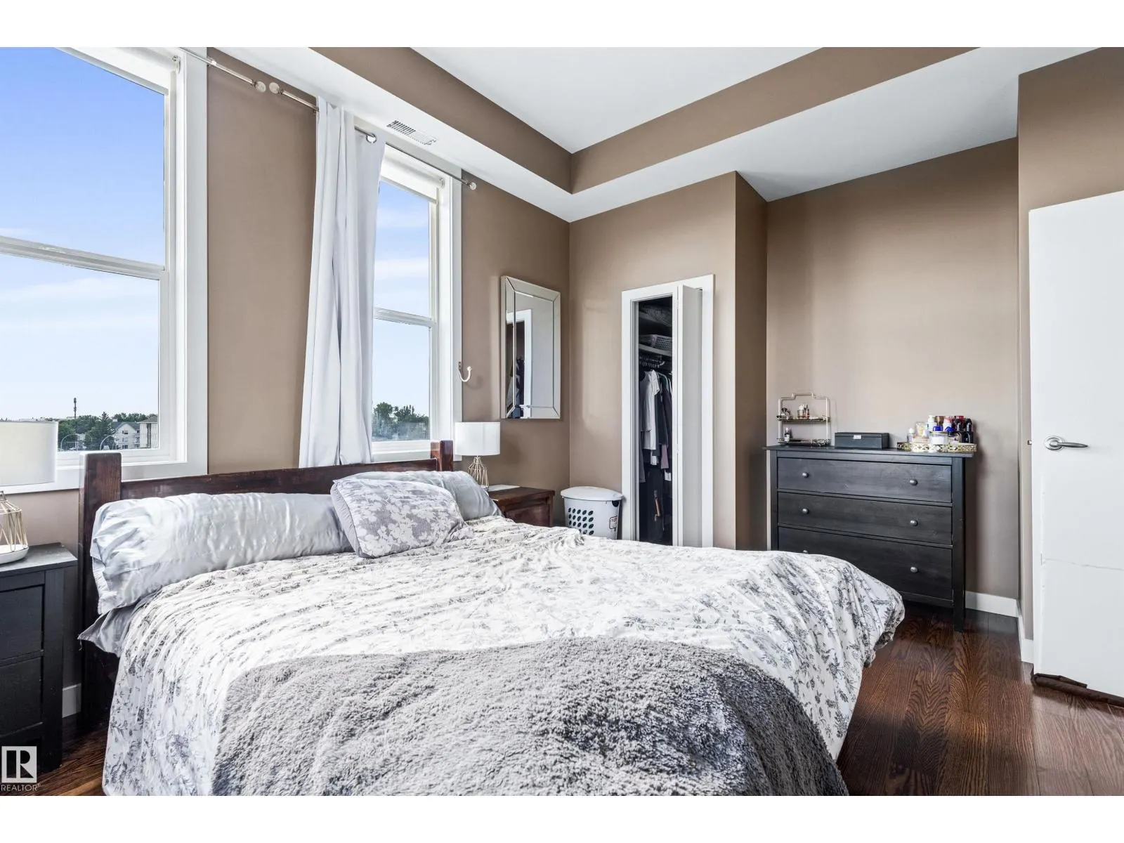 #403 8223 99 ST NW