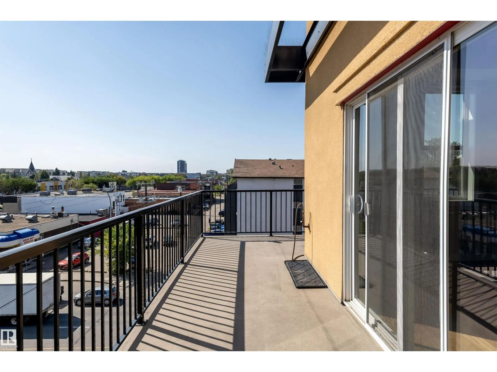 #403 8223 99 ST NW
