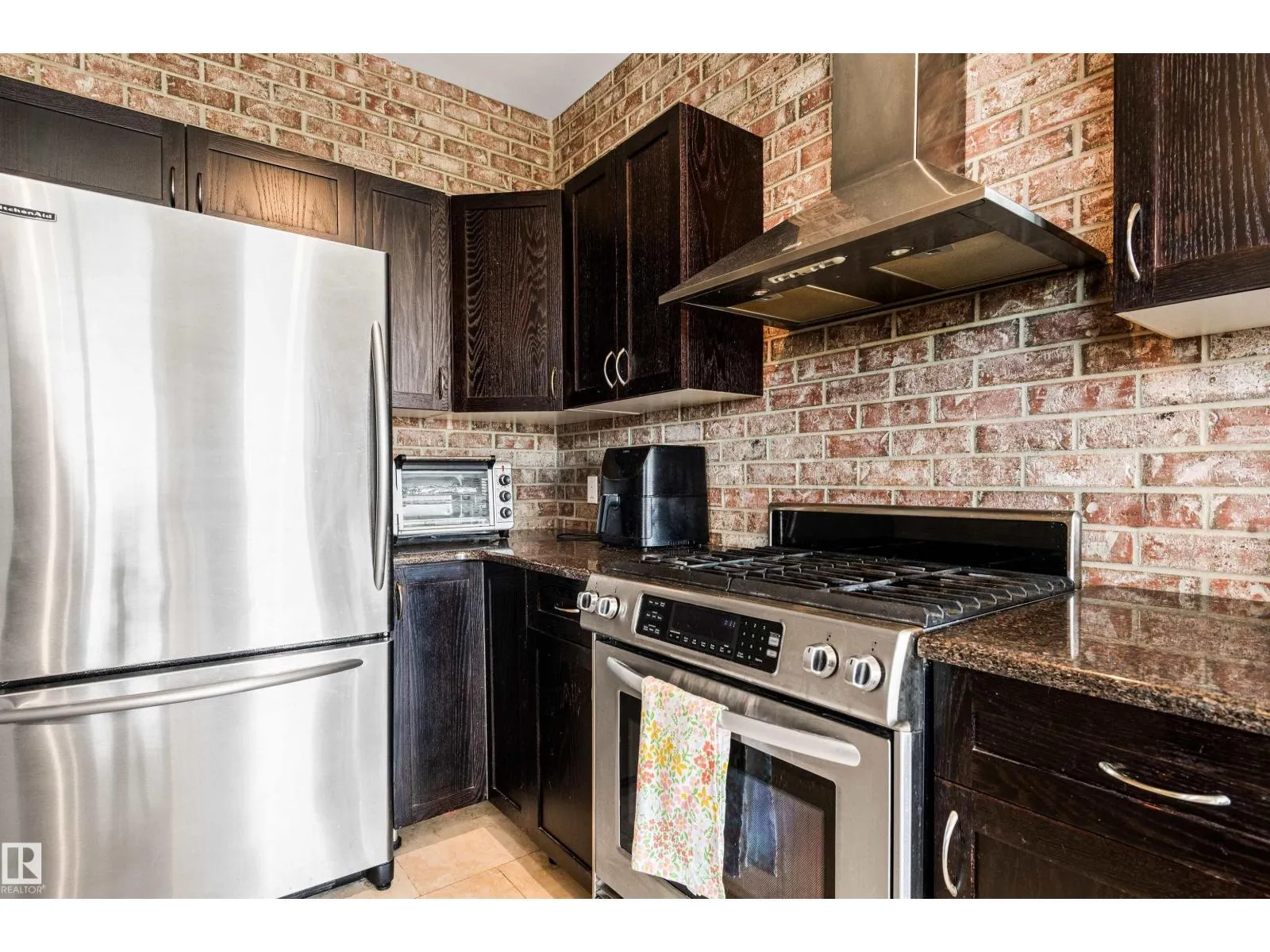 #403 8223 99 ST NW