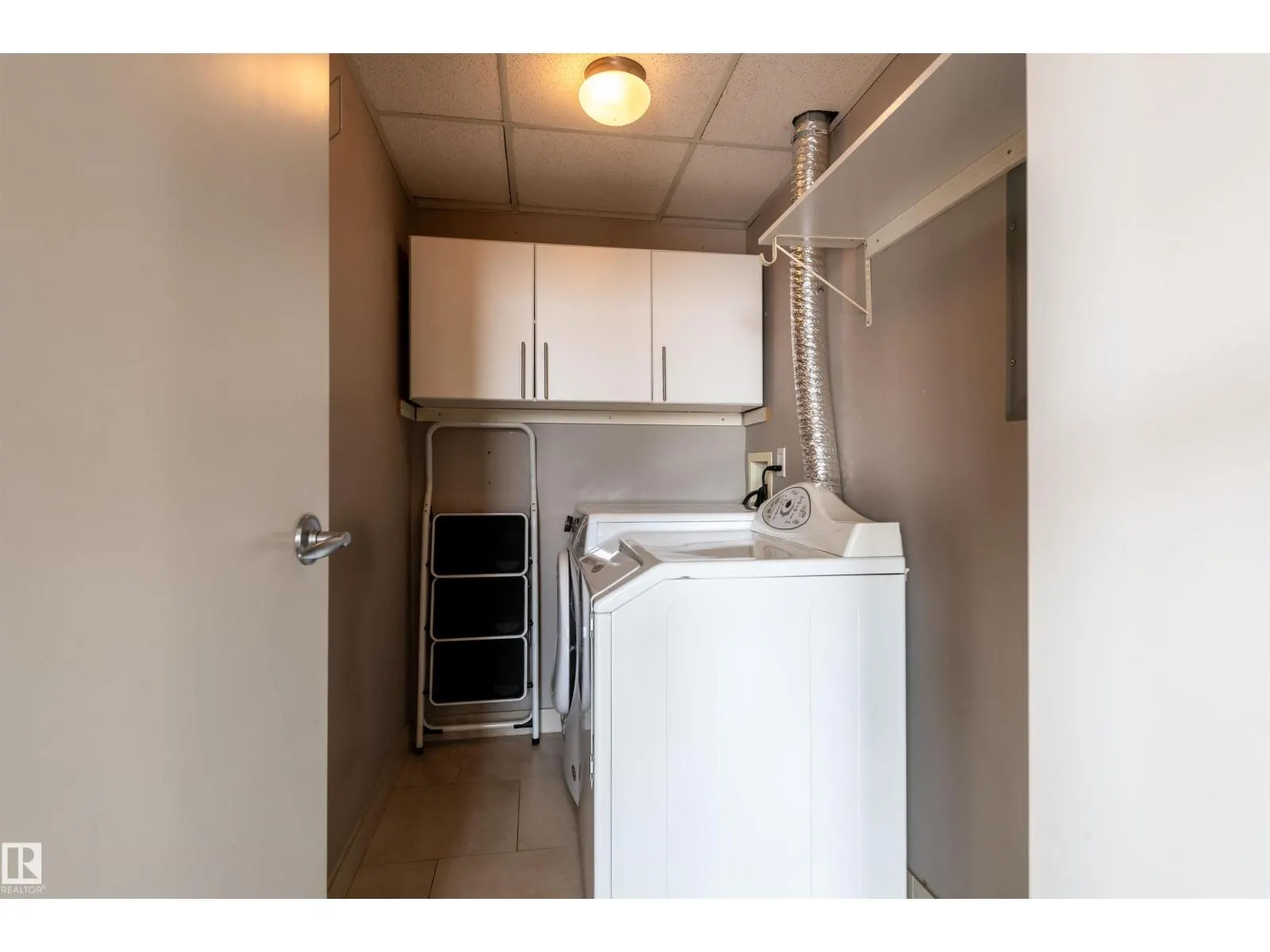 #403 8223 99 ST NW