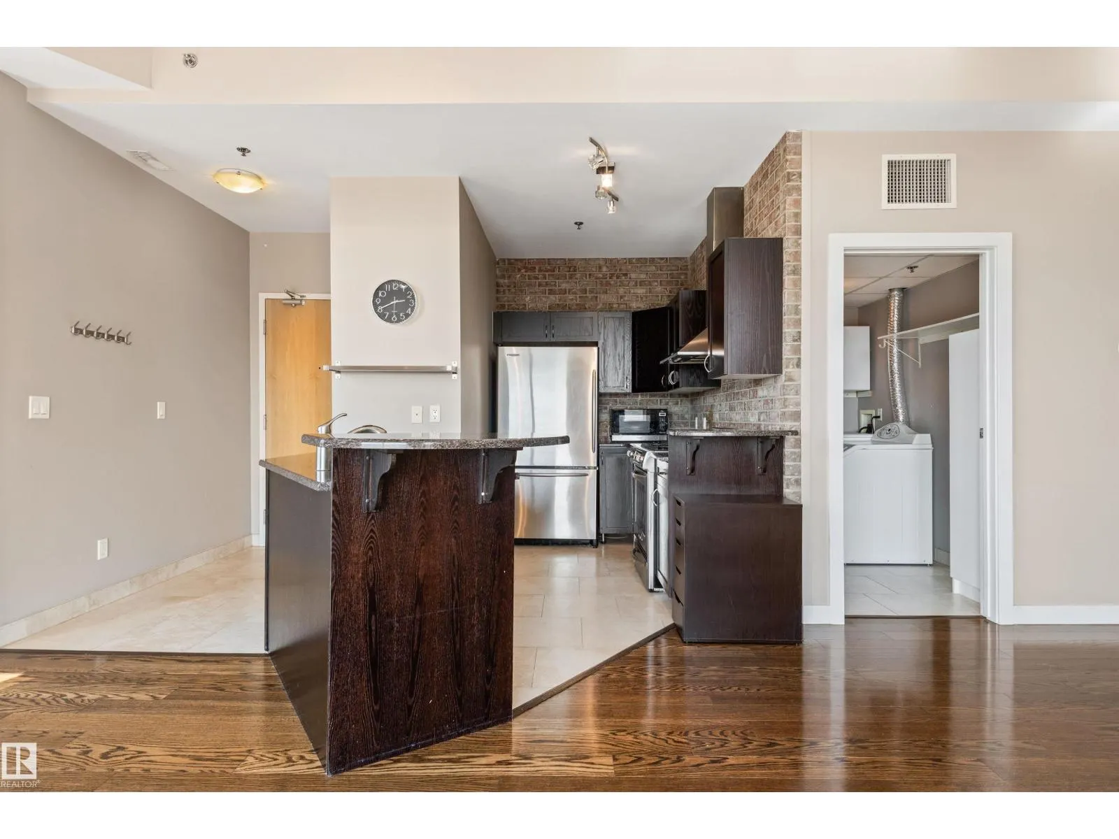 #403 8223 99 ST NW