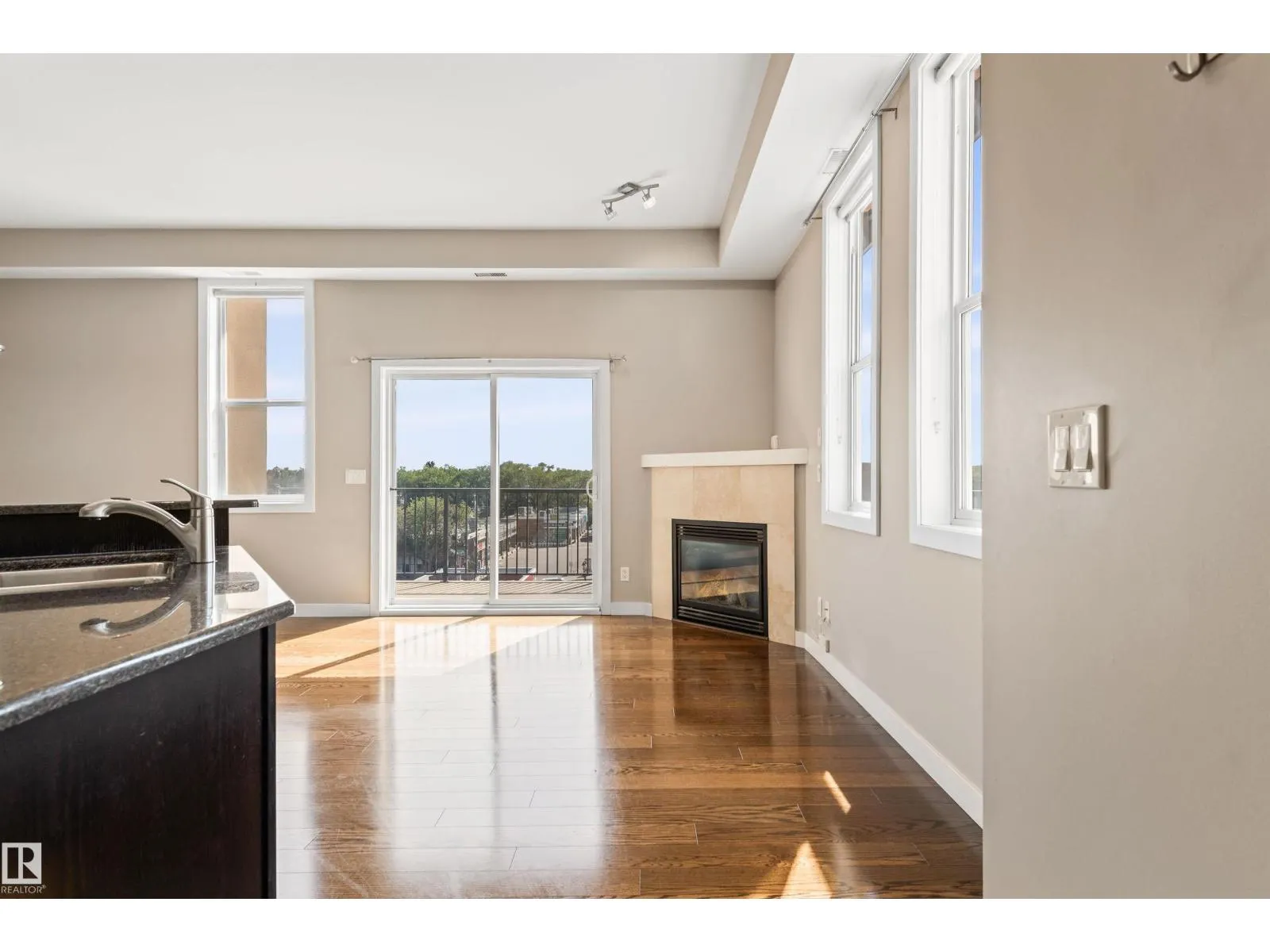 #403 8223 99 ST NW