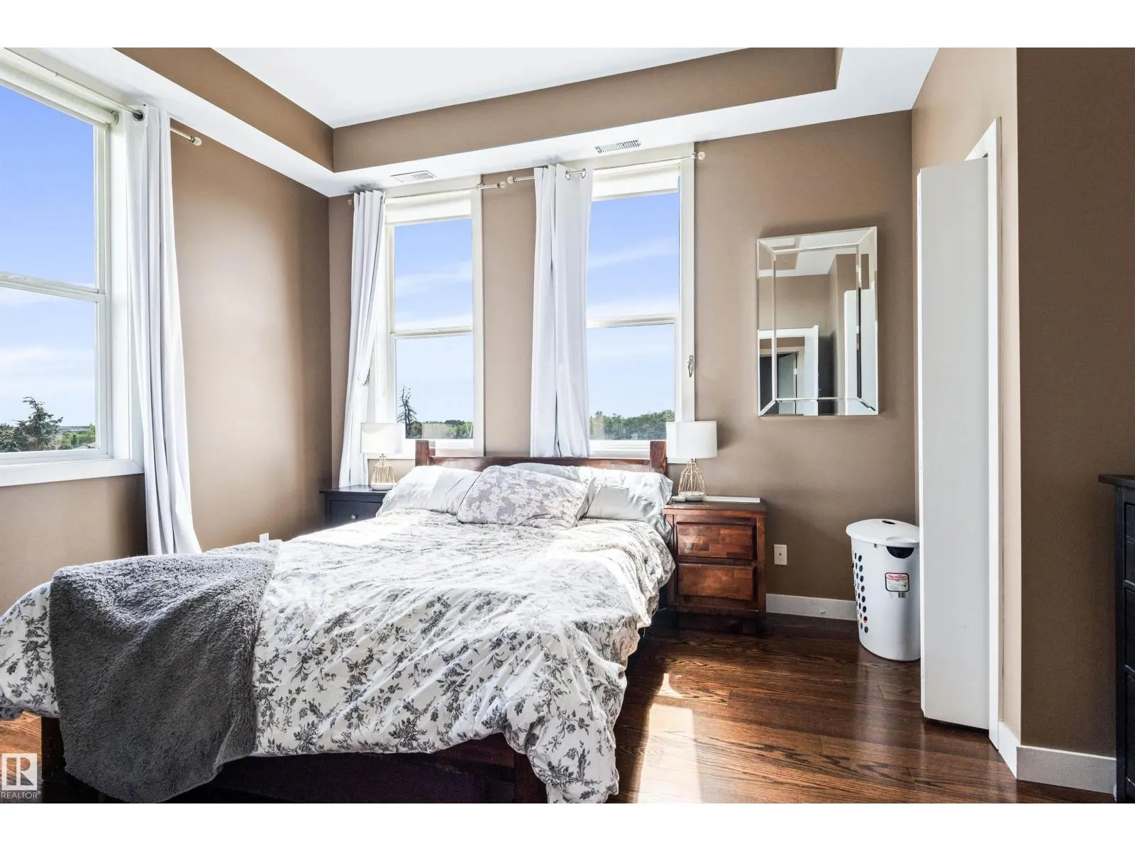 #403 8223 99 ST NW