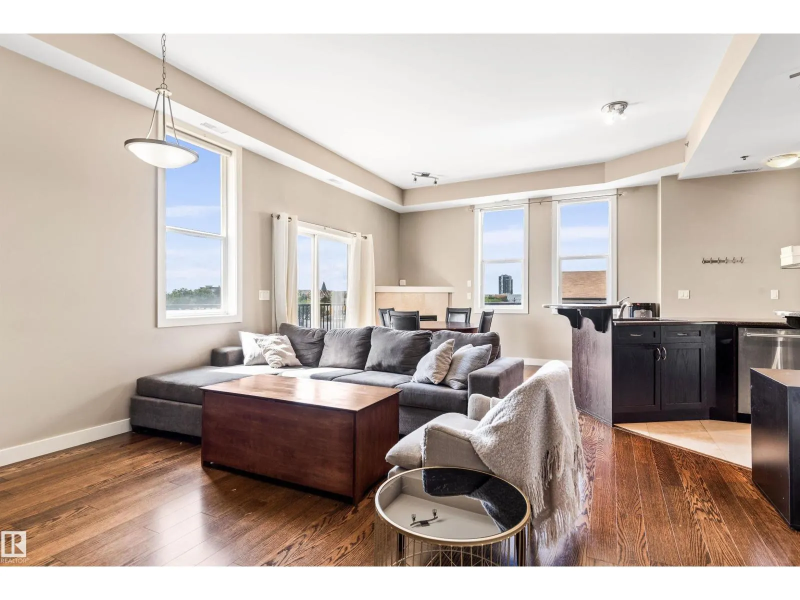 #403 8223 99 ST NW