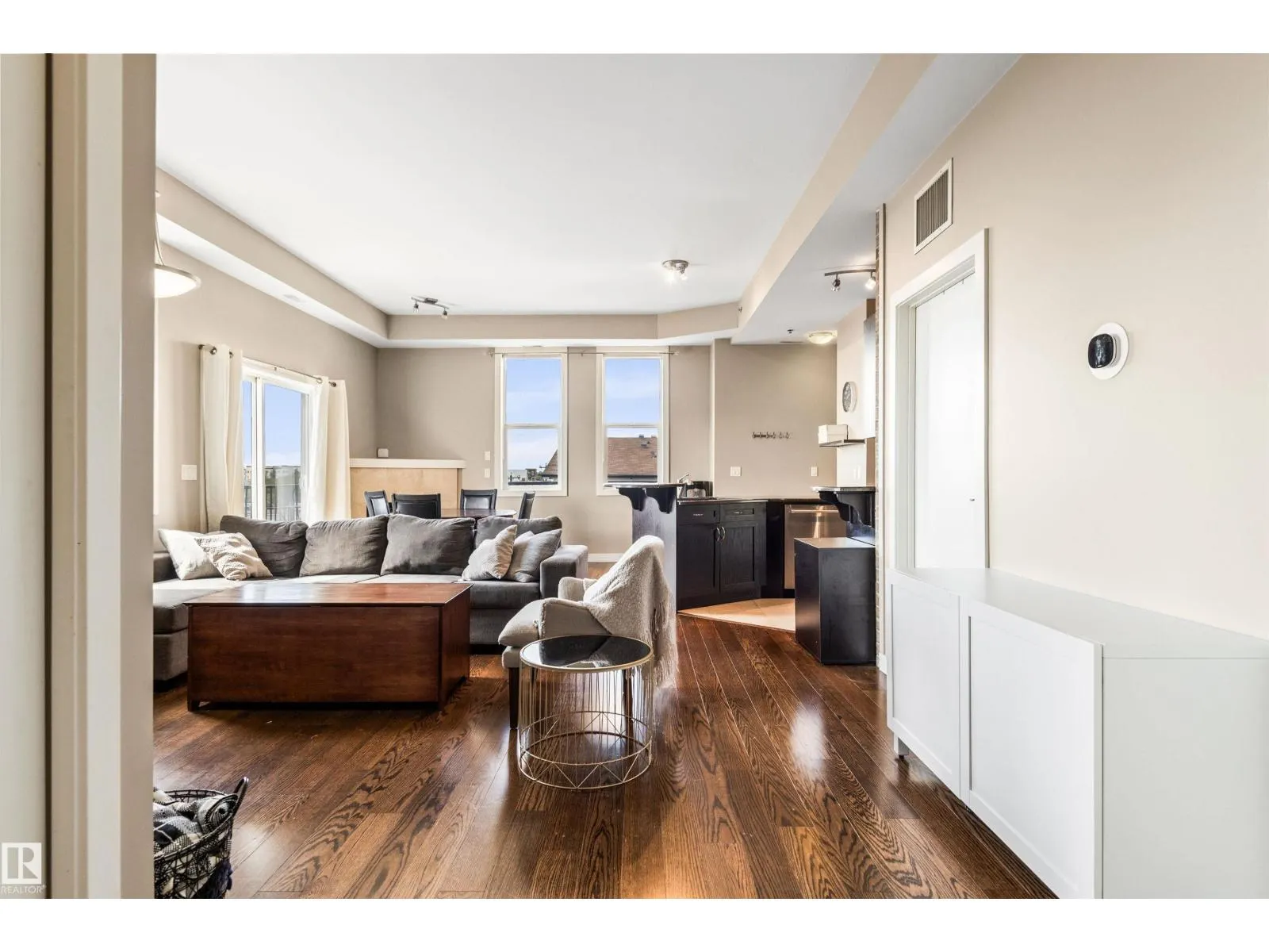 #403 8223 99 ST NW