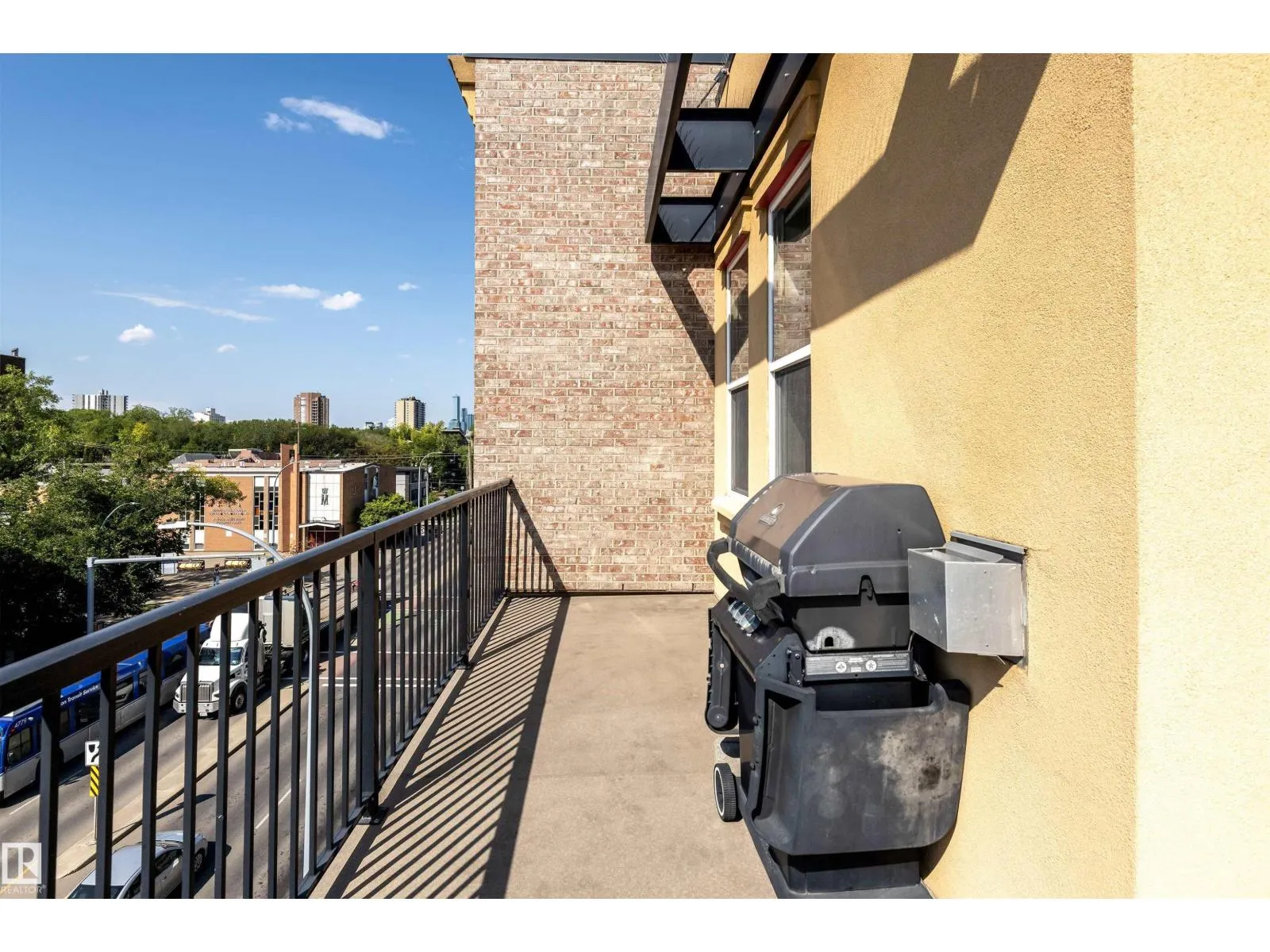 #403 8223 99 ST NW
