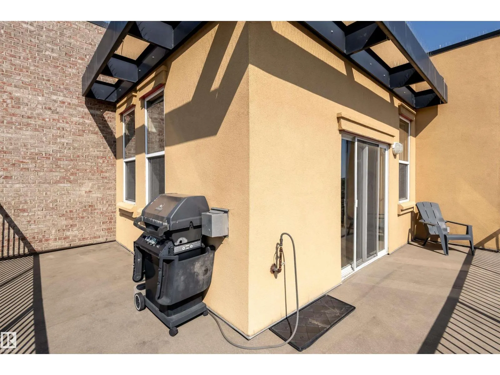 #403 8223 99 ST NW