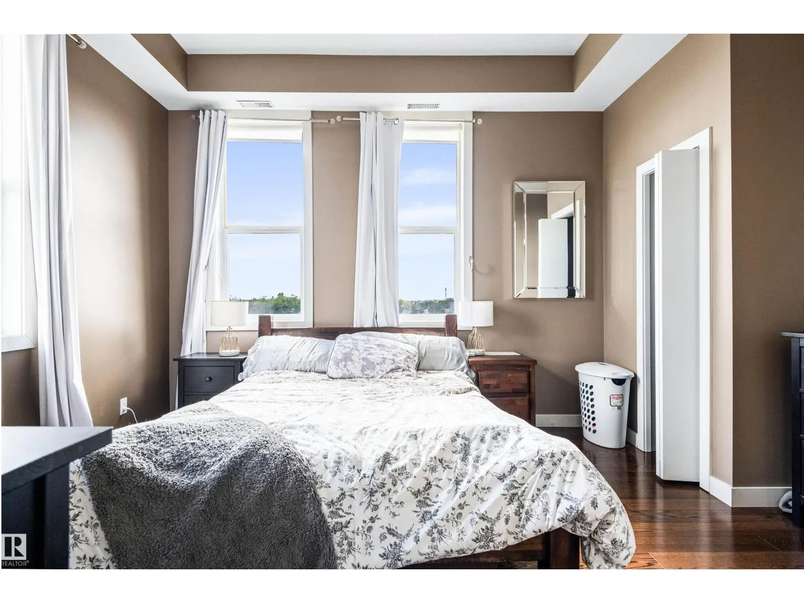 #403 8223 99 ST NW