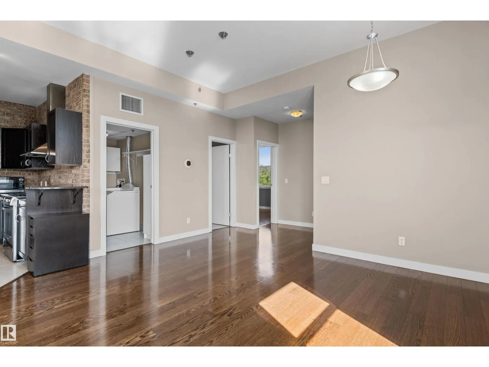 #403 8223 99 ST NW