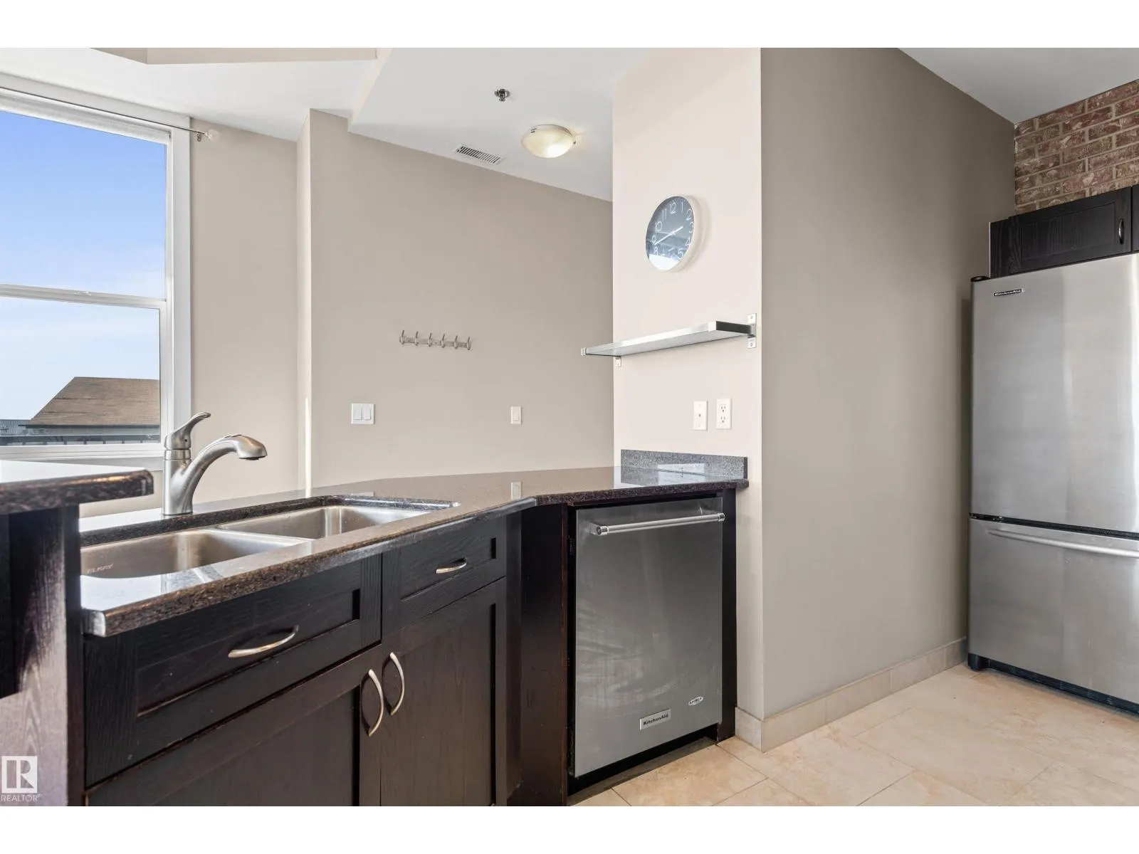 #403 8223 99 ST NW