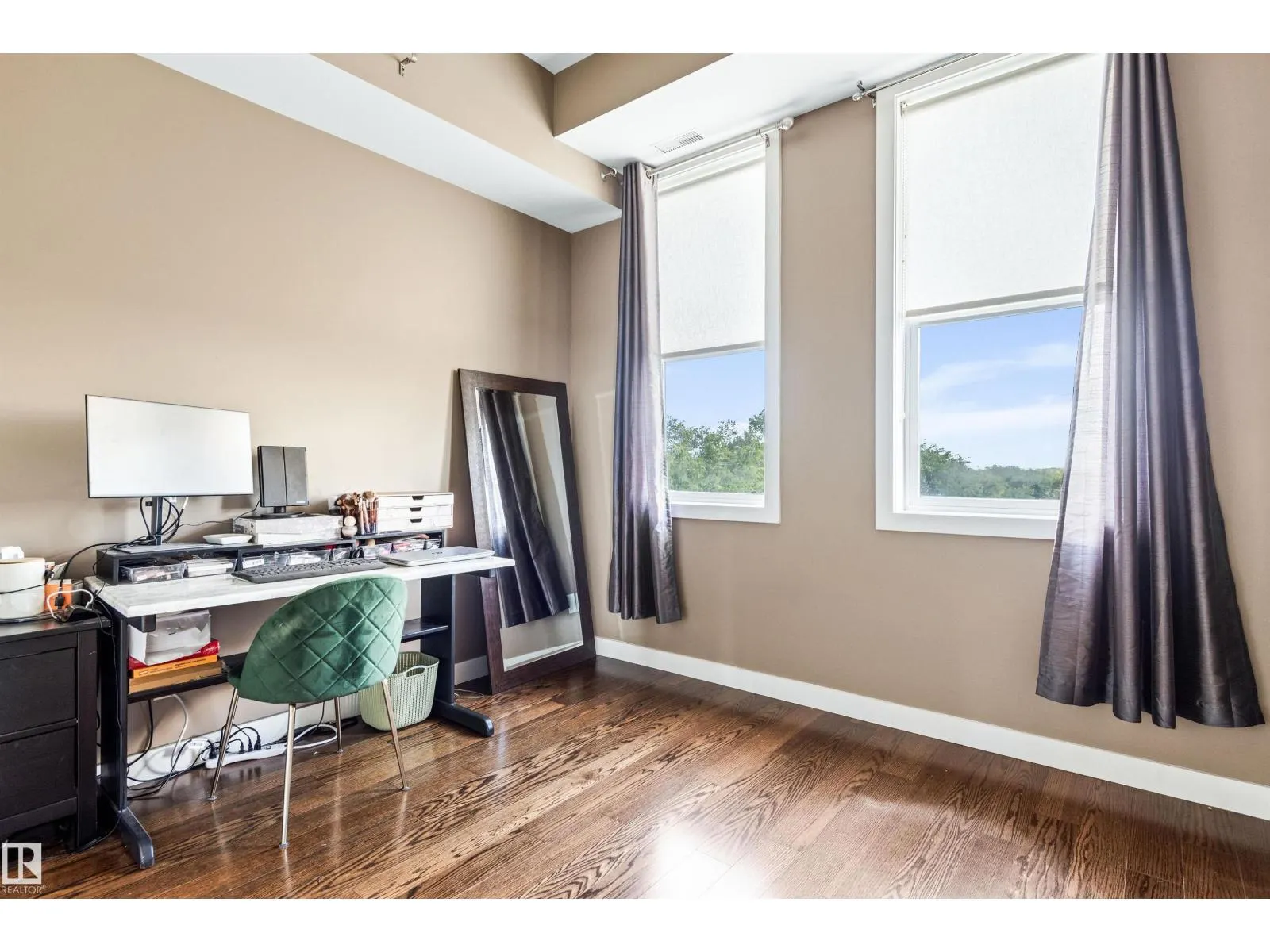 #403 8223 99 ST NW