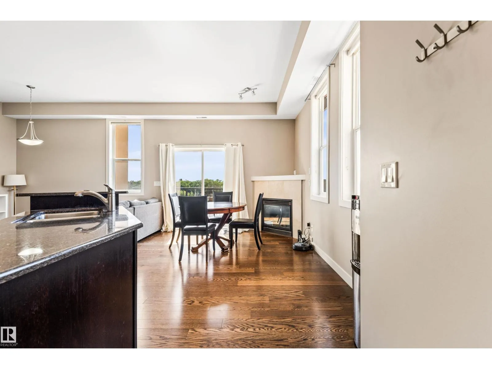 #403 8223 99 ST NW