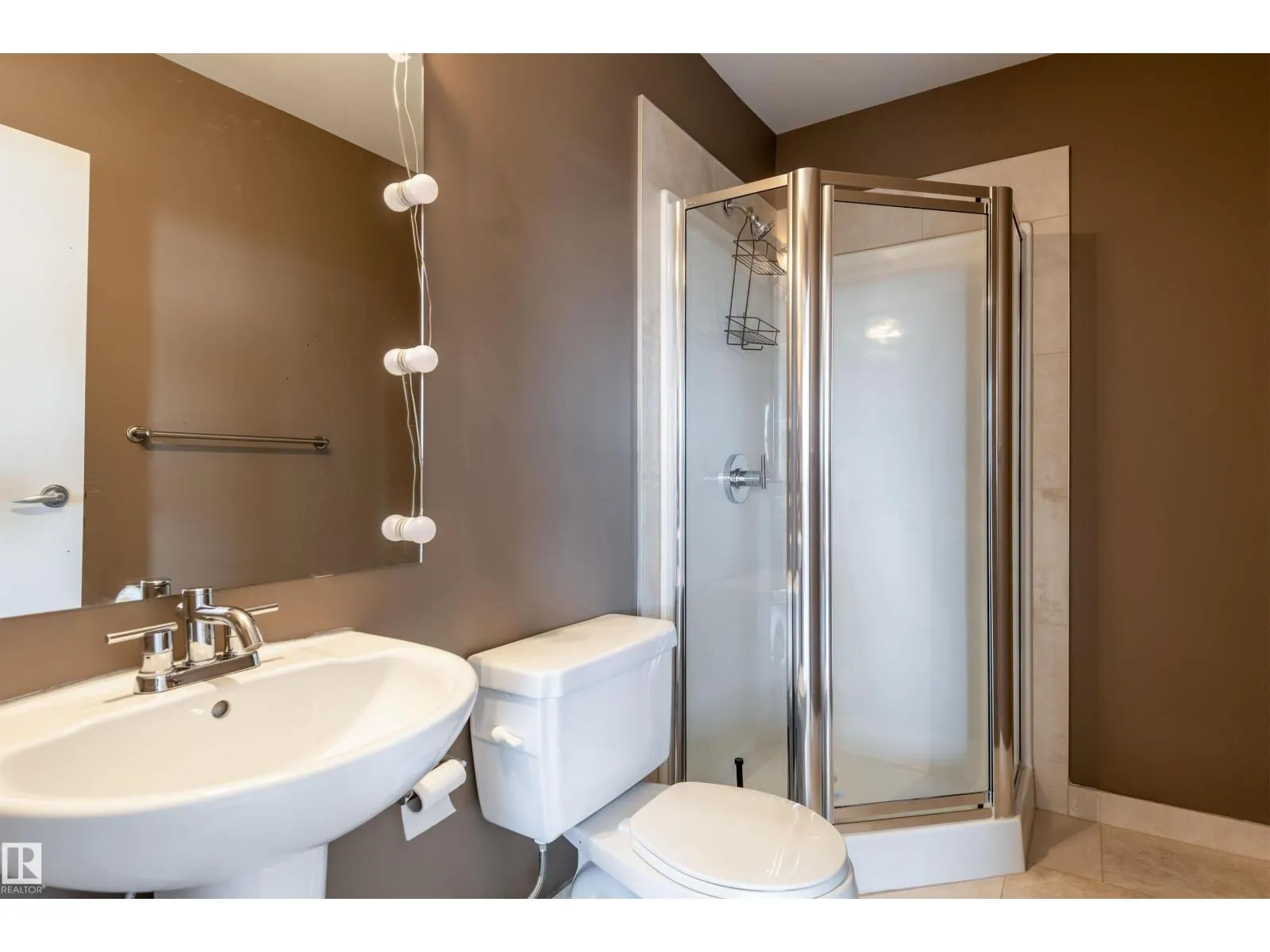 #403 8223 99 ST NW