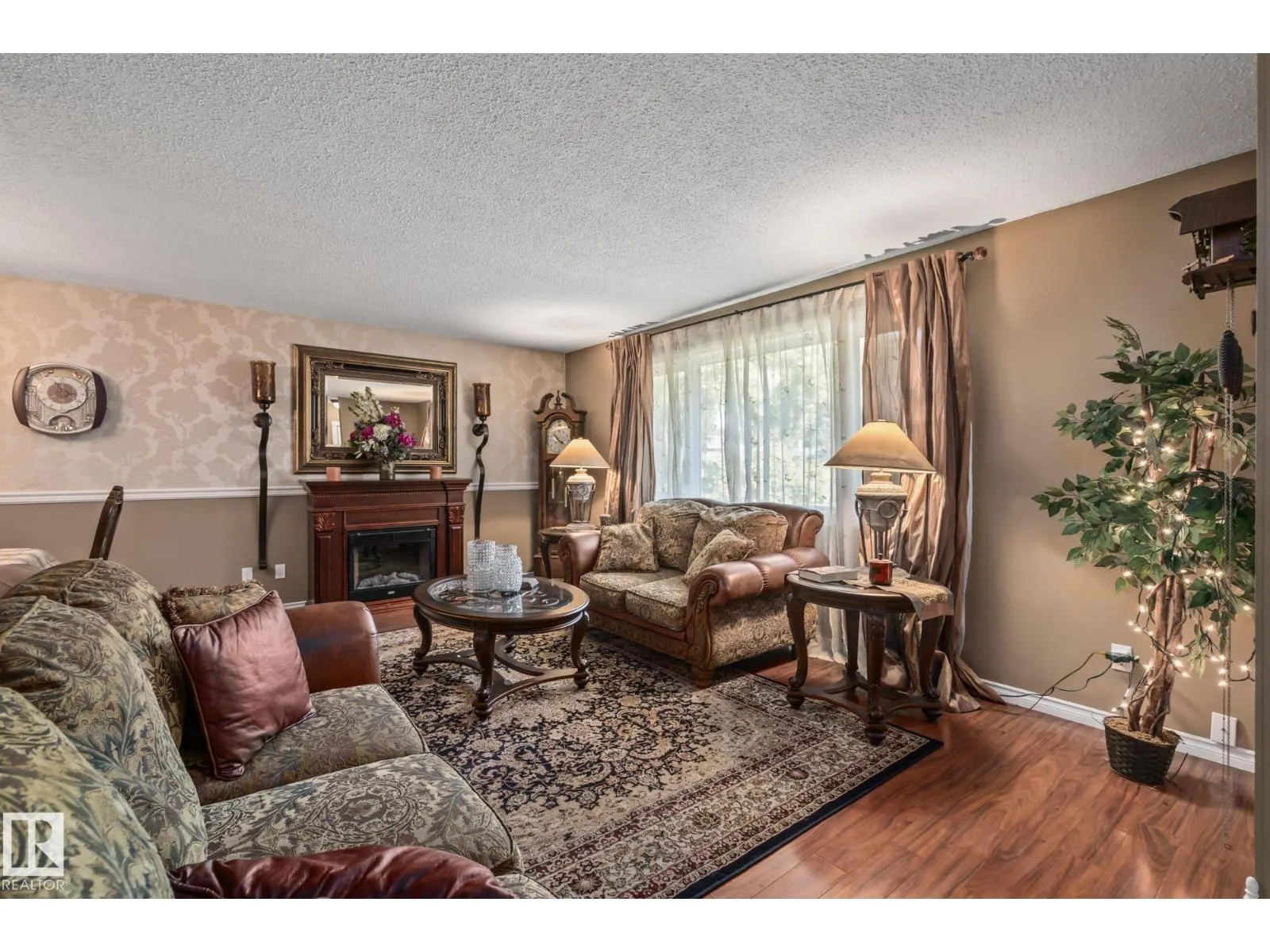 3 FALSTAFF AV
