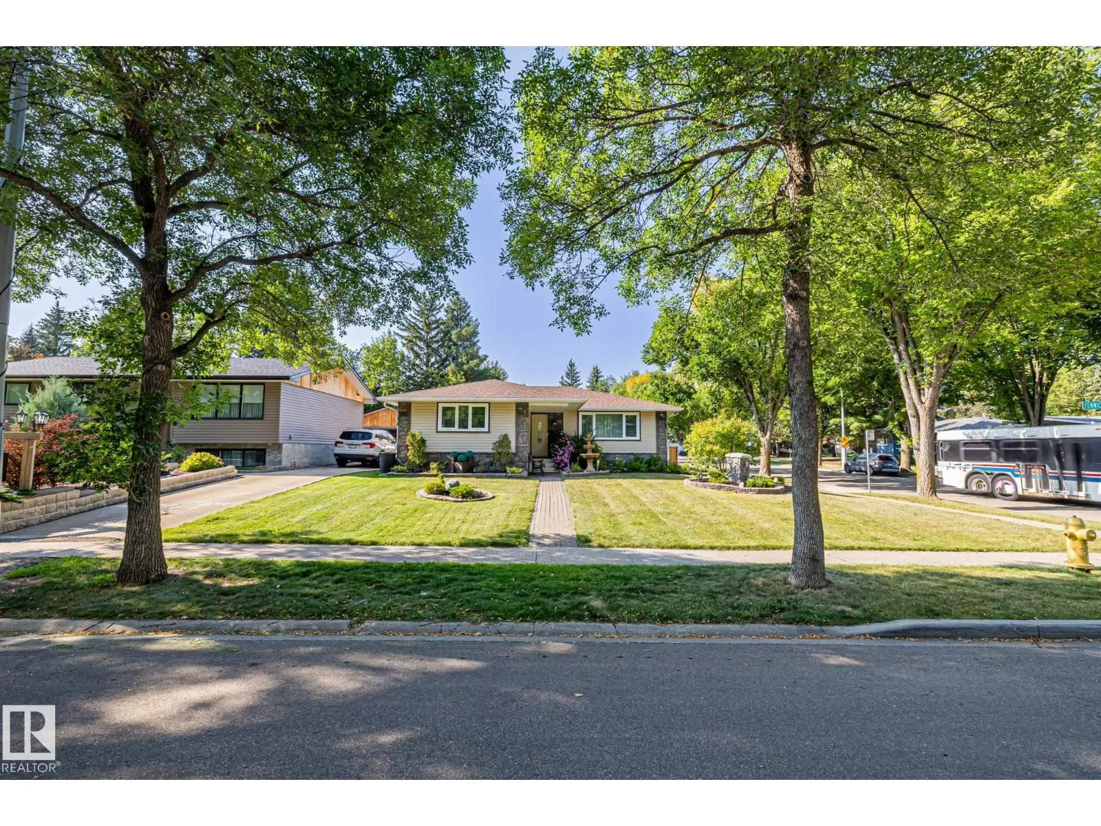 3 FALSTAFF AV