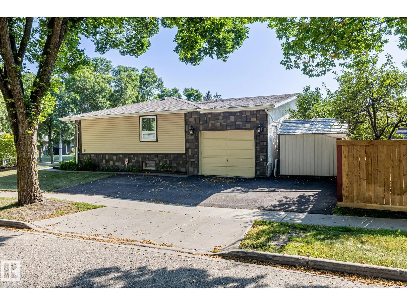 3 FALSTAFF AV