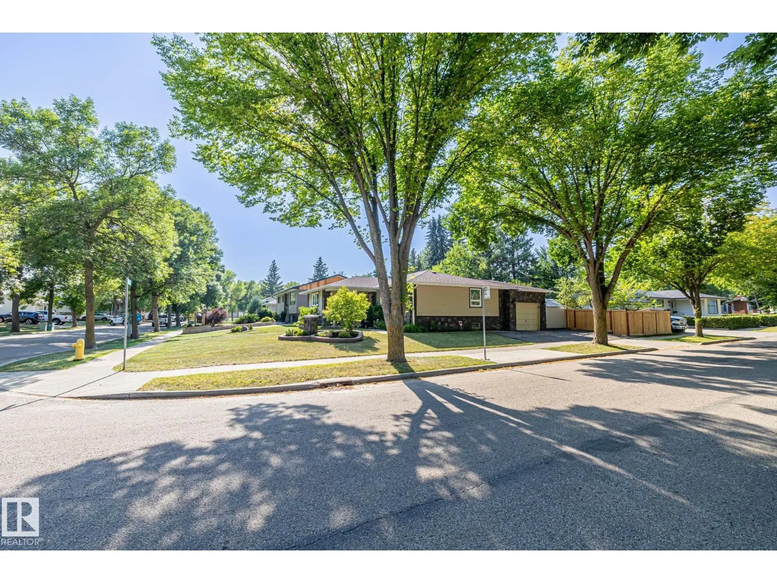 3 FALSTAFF AV