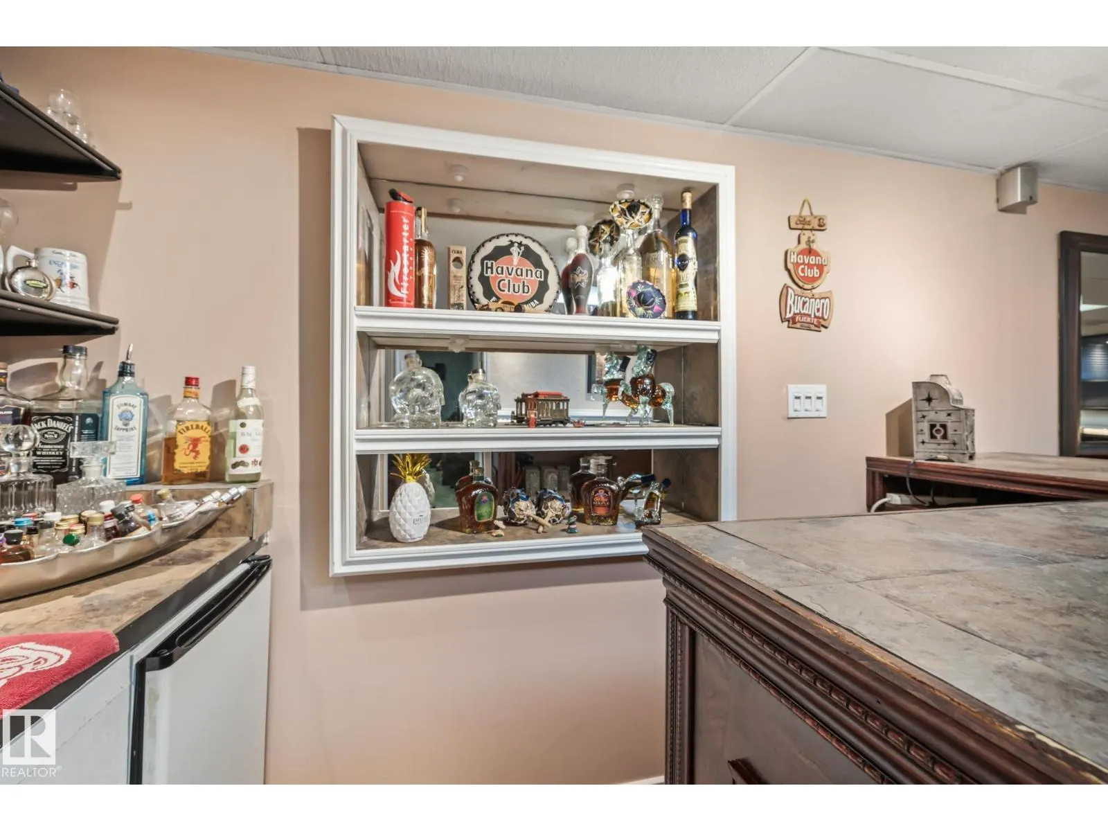 3 FALSTAFF AV