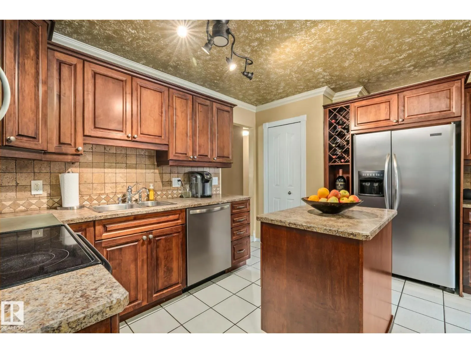 3 FALSTAFF AV