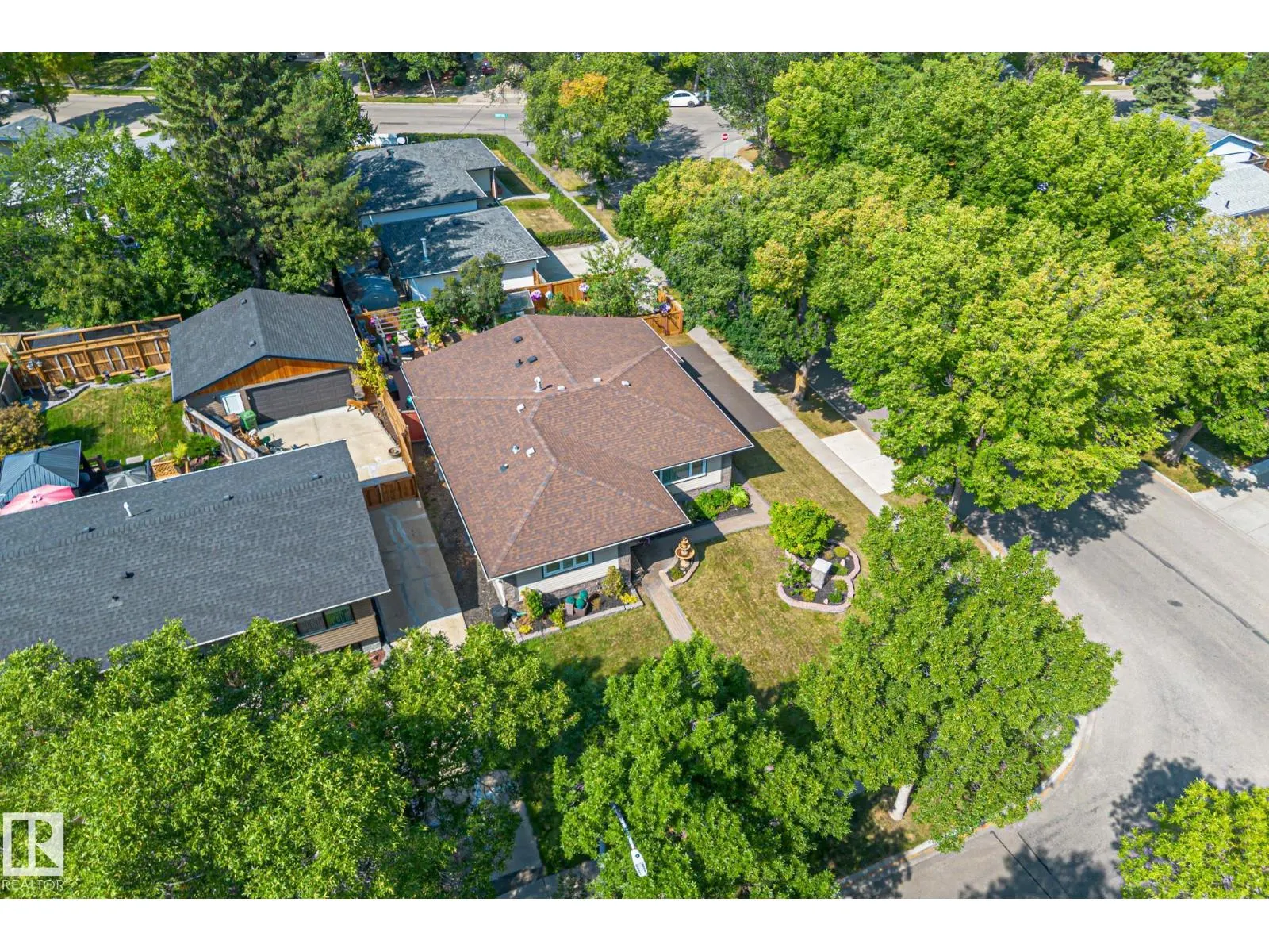 3 FALSTAFF AV