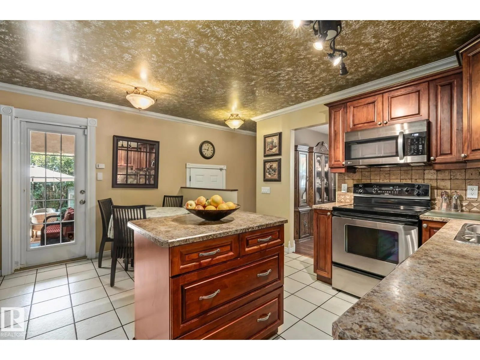 3 FALSTAFF AV